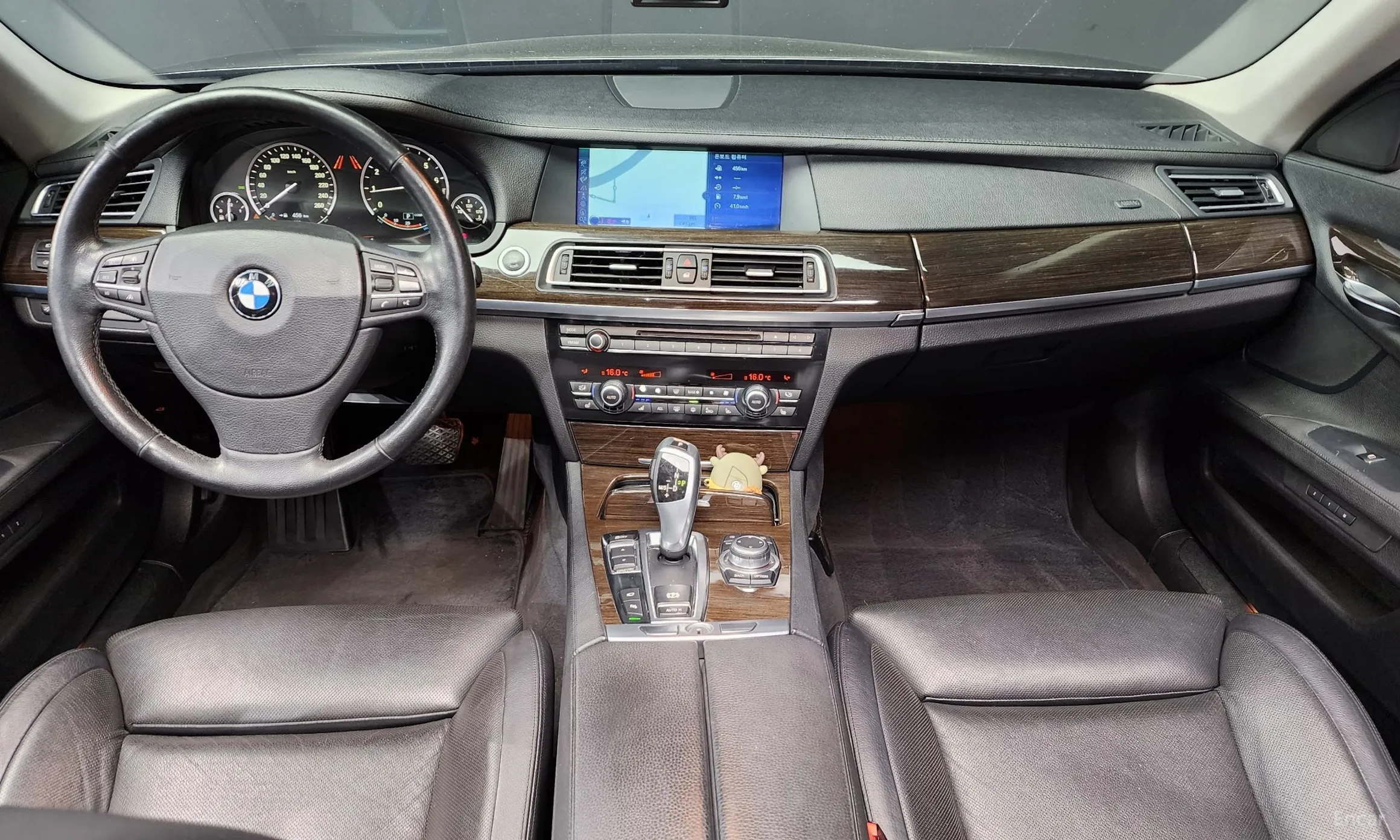 BMW 7 Series (F01) превью 4