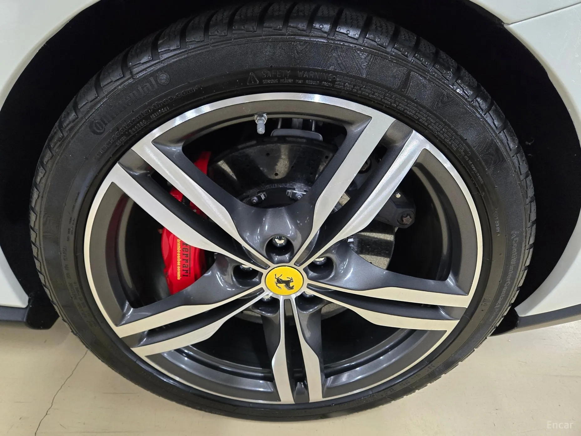 Ferrari Portofino превью 20
