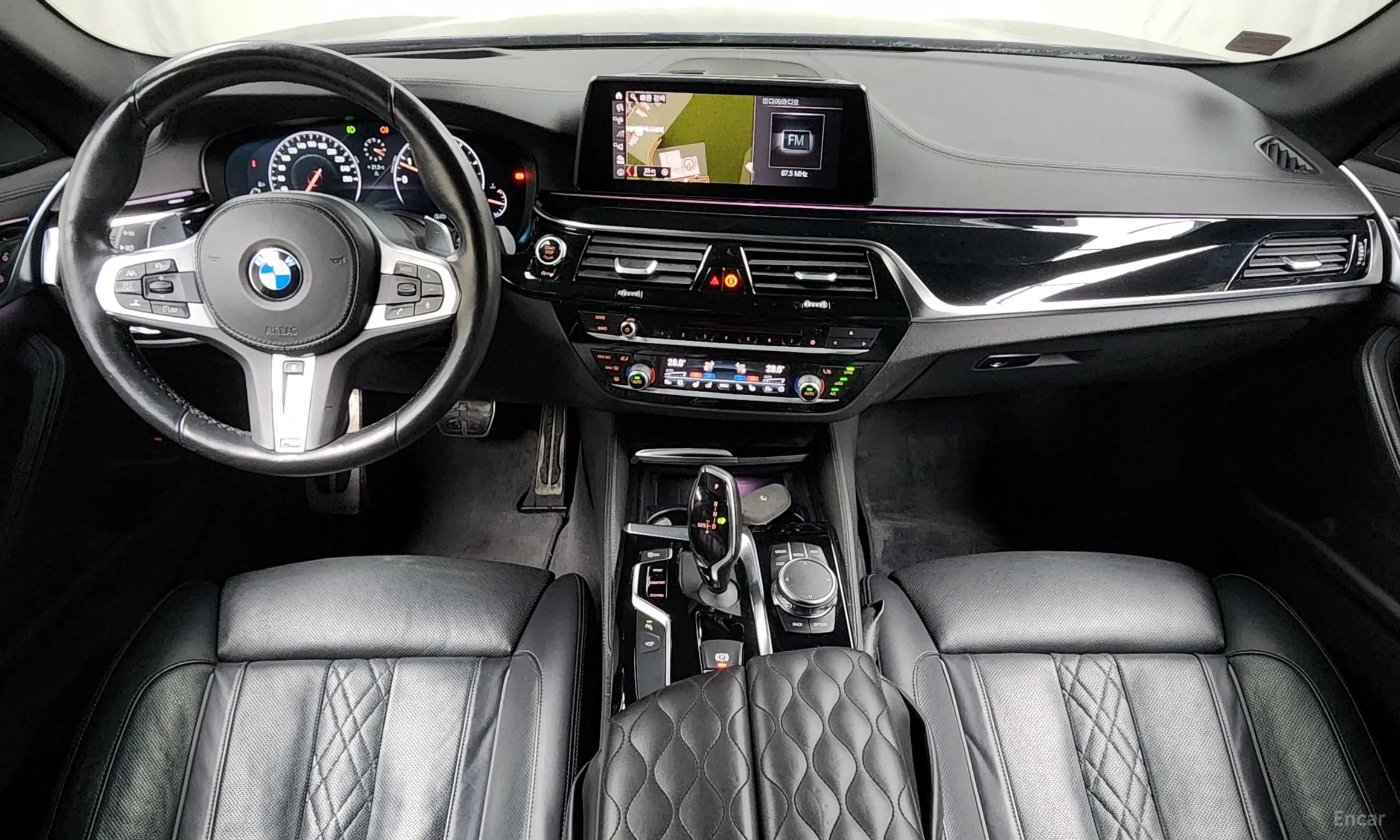BMW 5 Series (G30) превью 4