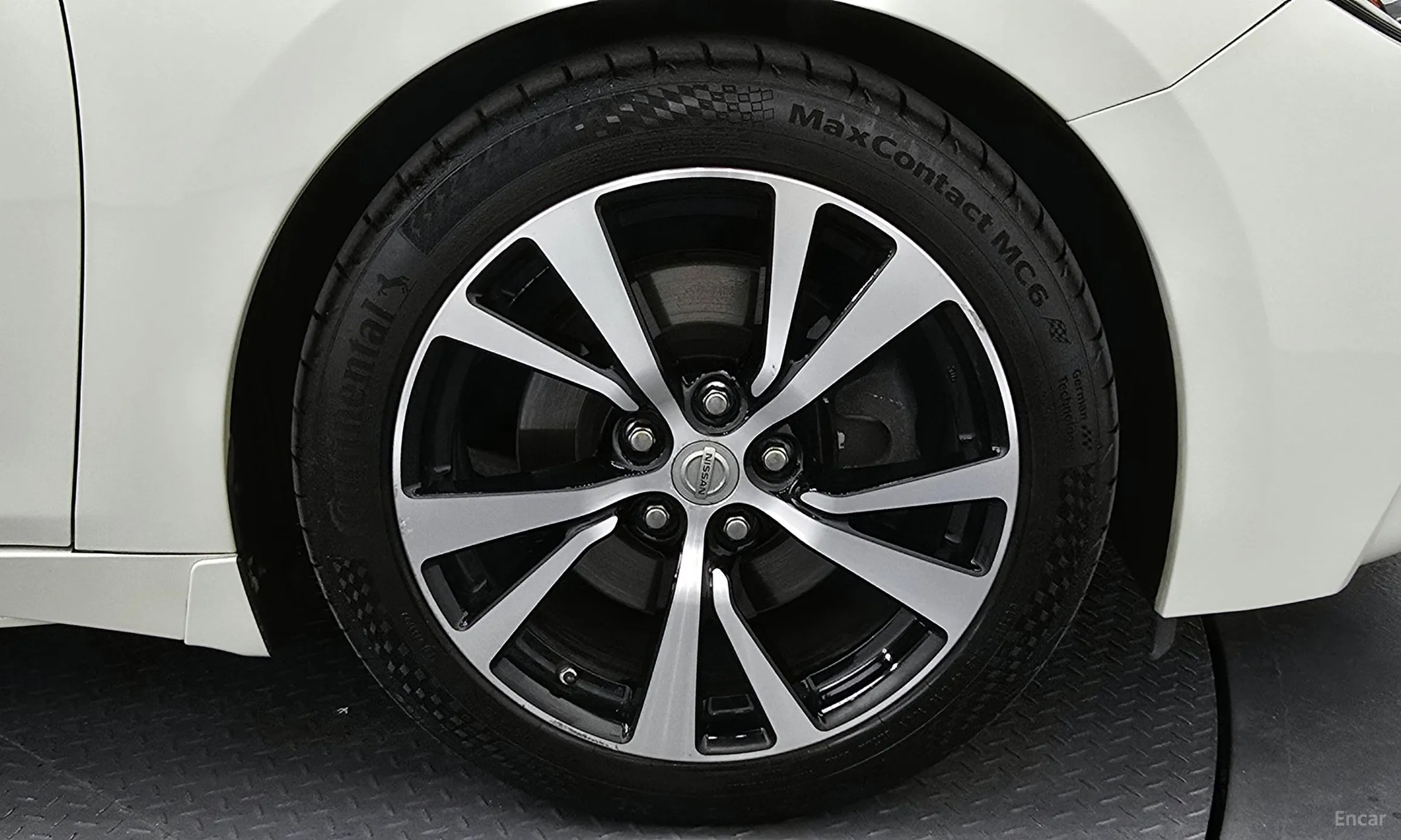 Nissan Maxima (A36) превью 5