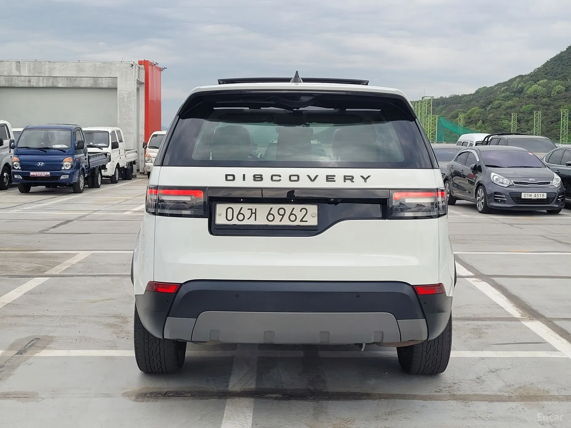 Land Rover Discovery 5 превью 3