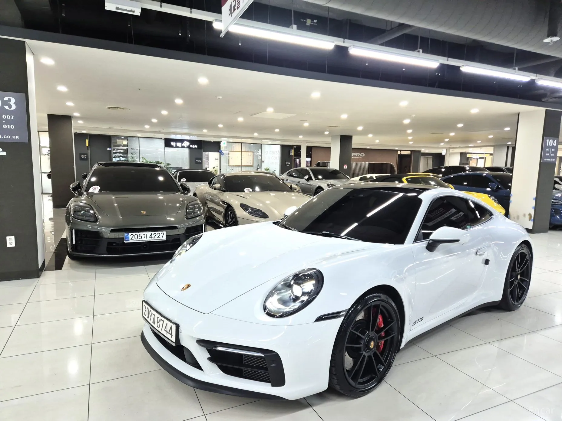 Porsche 911 (992) превью 2