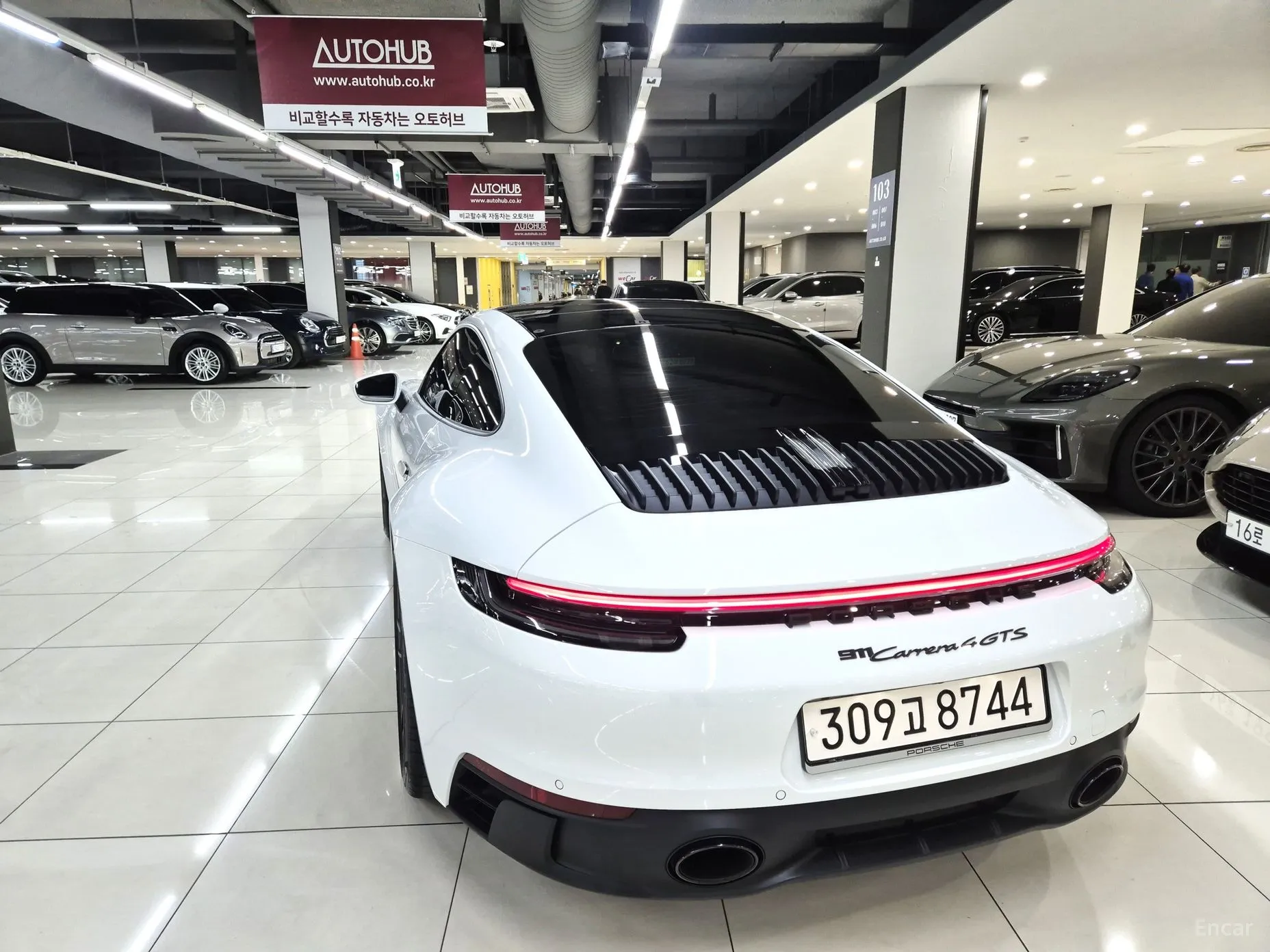 Porsche 911 (992) превью 3