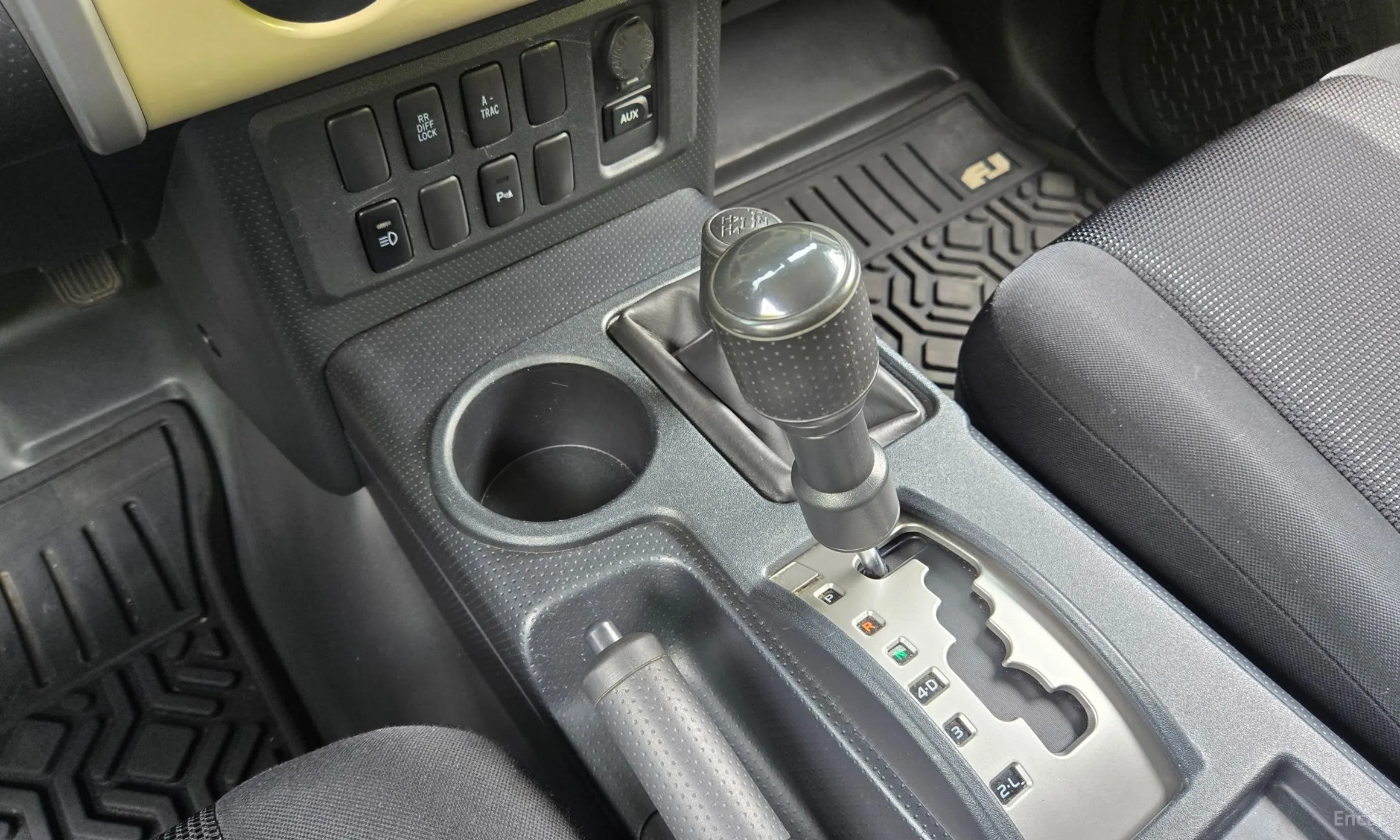 Toyota FJ Cruiser превью 9