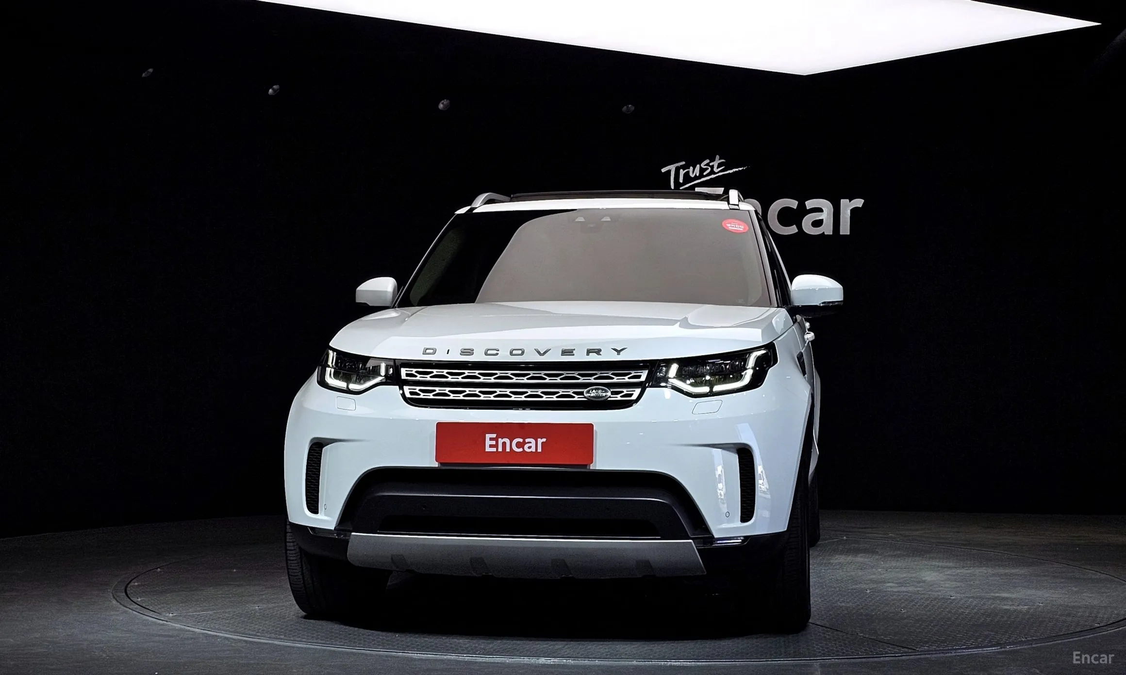 Land Rover Discovery 5