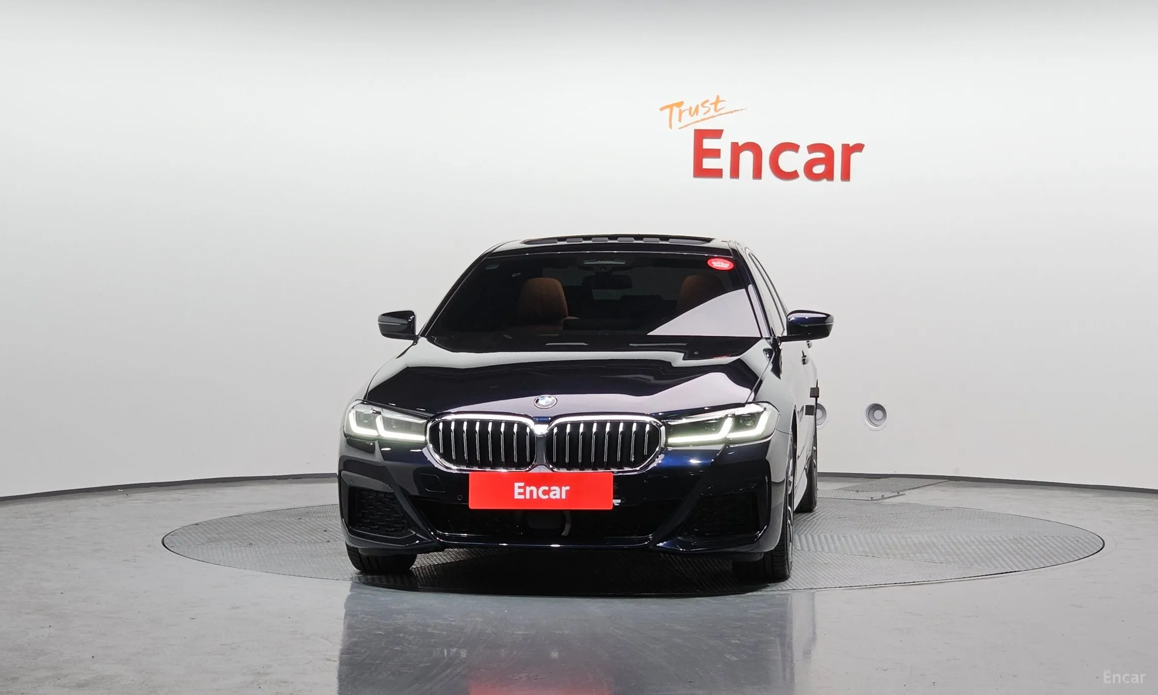 BMW 5 Series (G30) превью 2