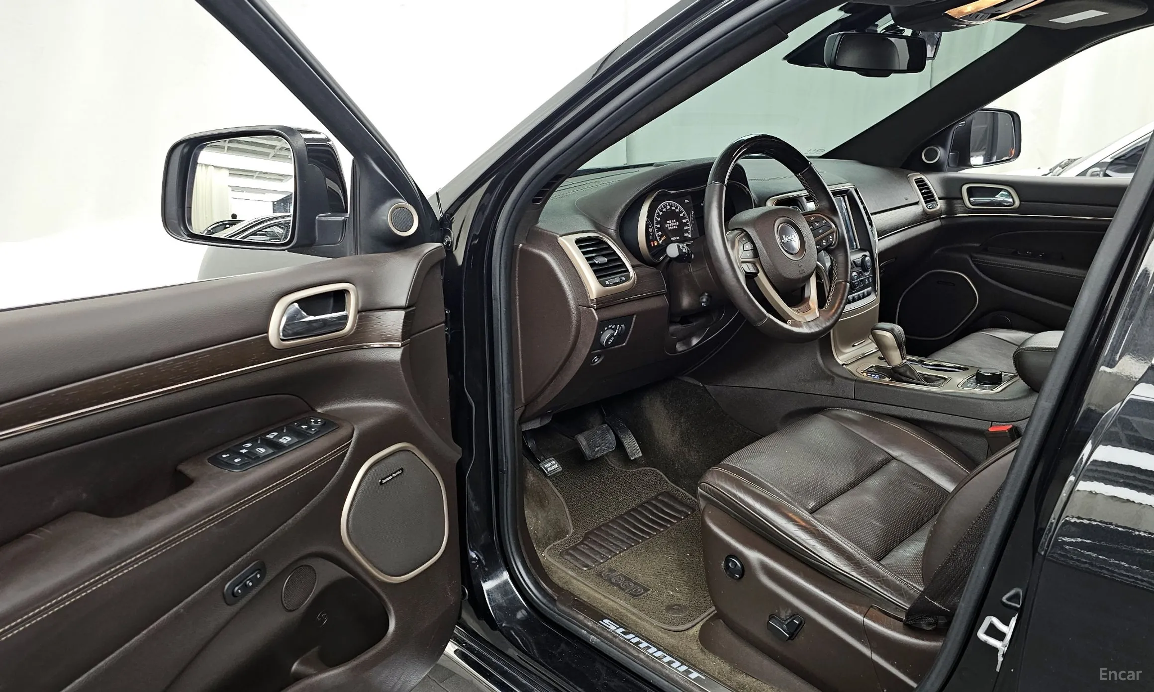 Jeep Grand Cherokee превью 10