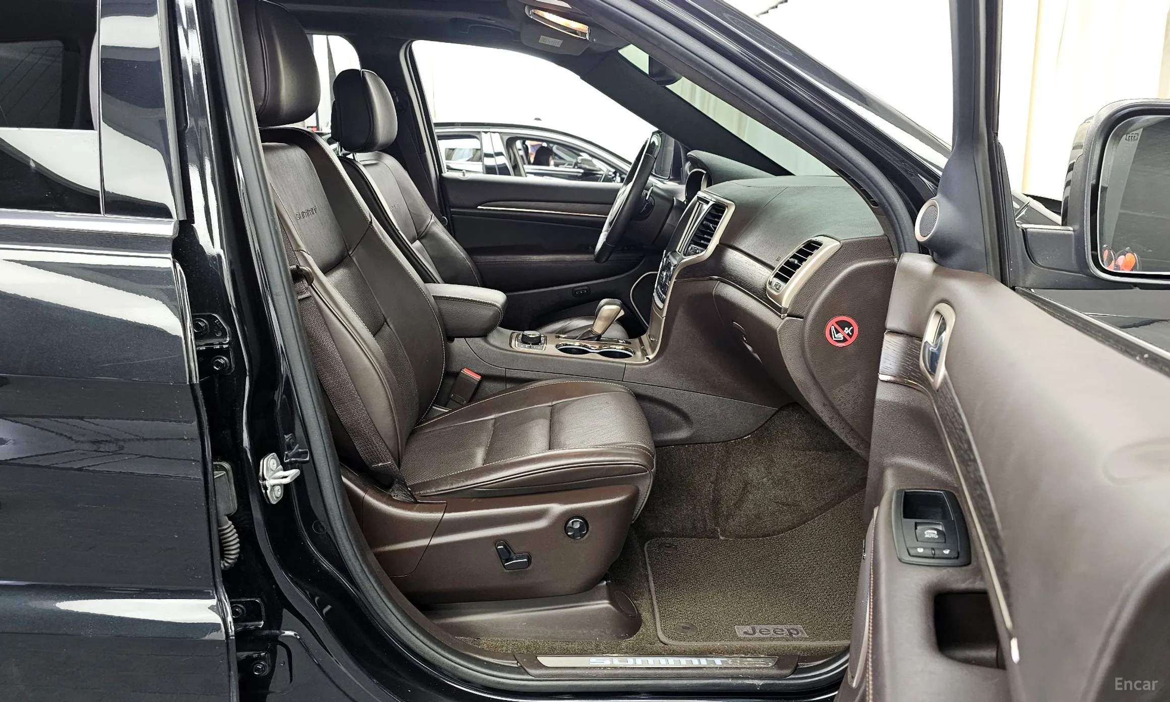 Jeep Grand Cherokee превью 11