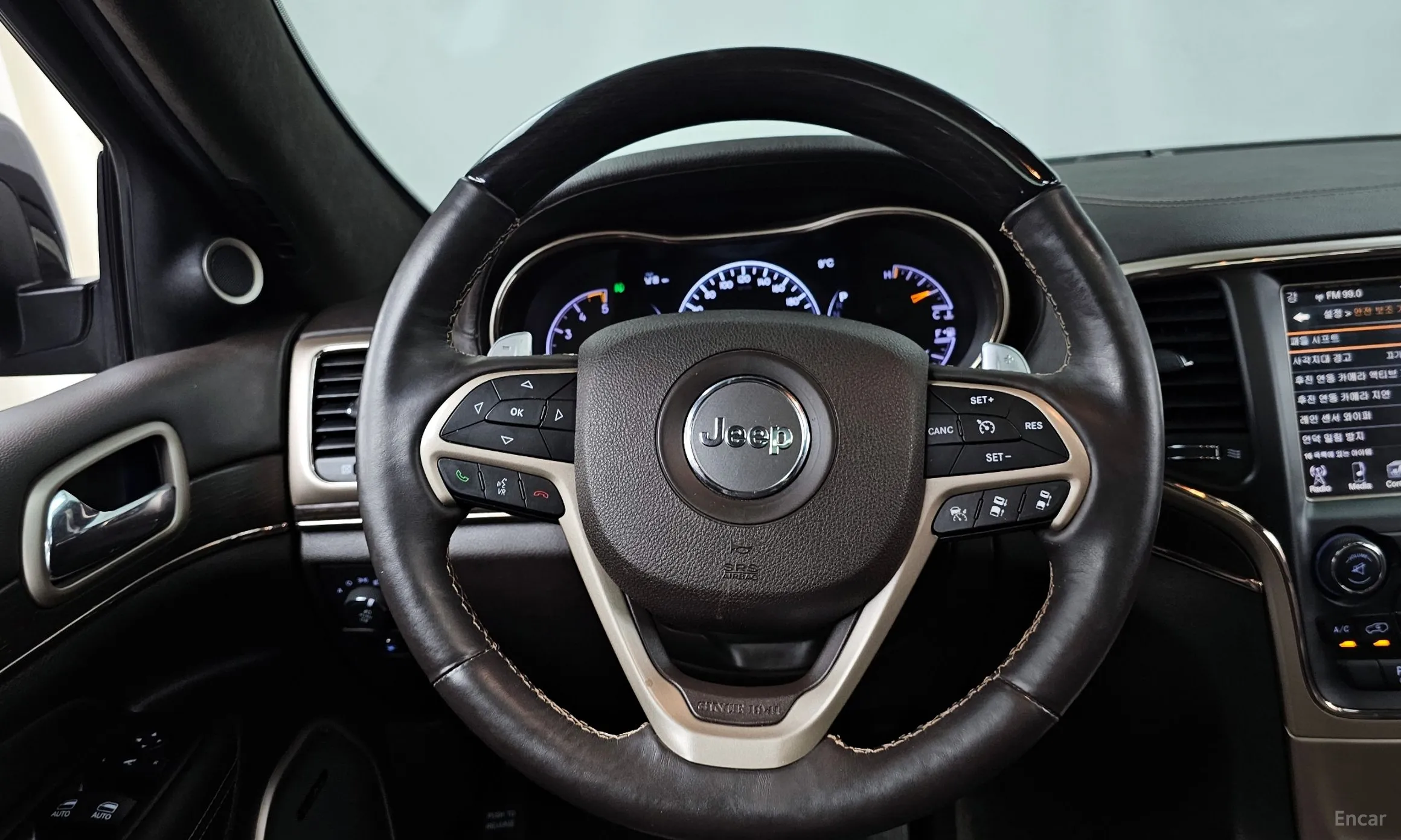 Jeep Grand Cherokee превью 13