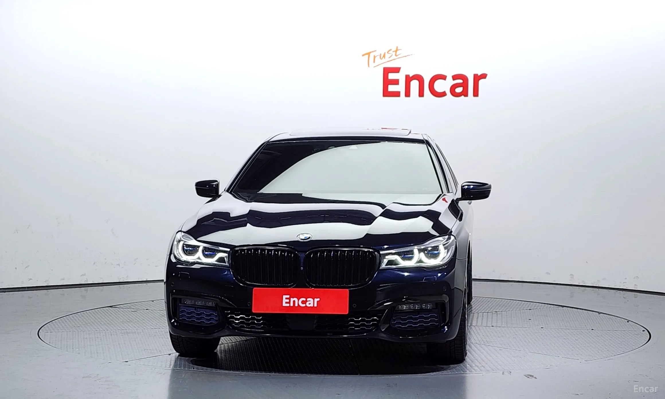 BMW 7 Series (G11) превью 2