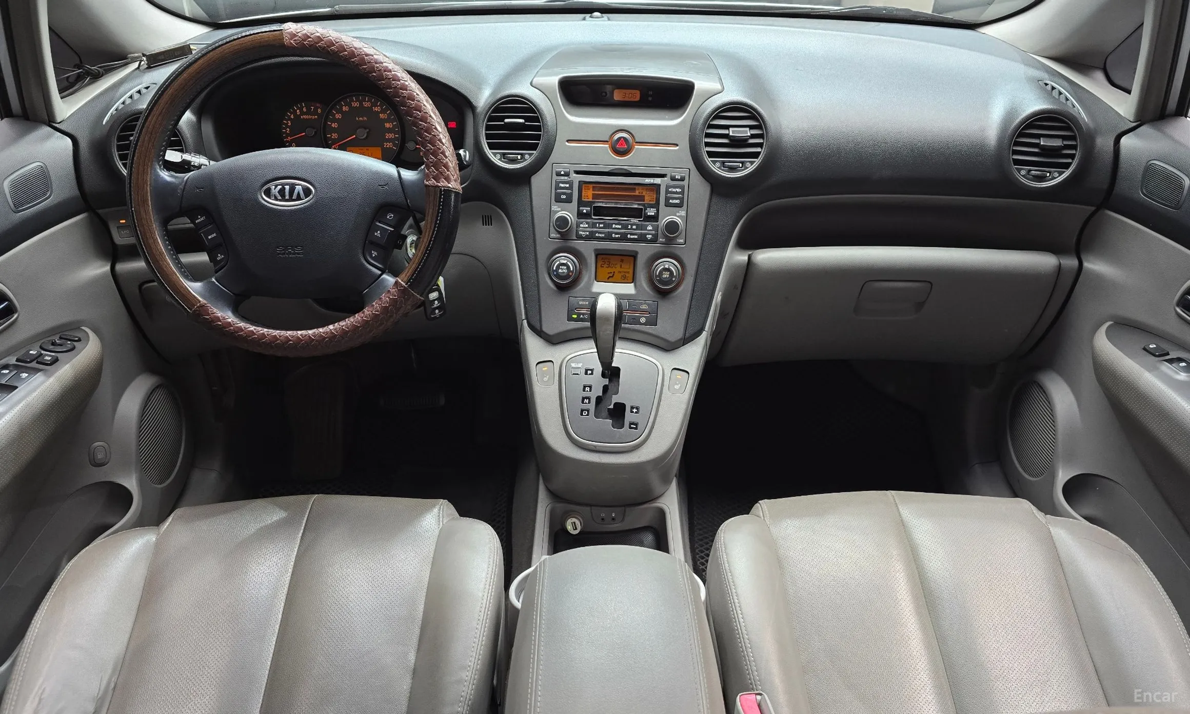 Kia Carens превью 4