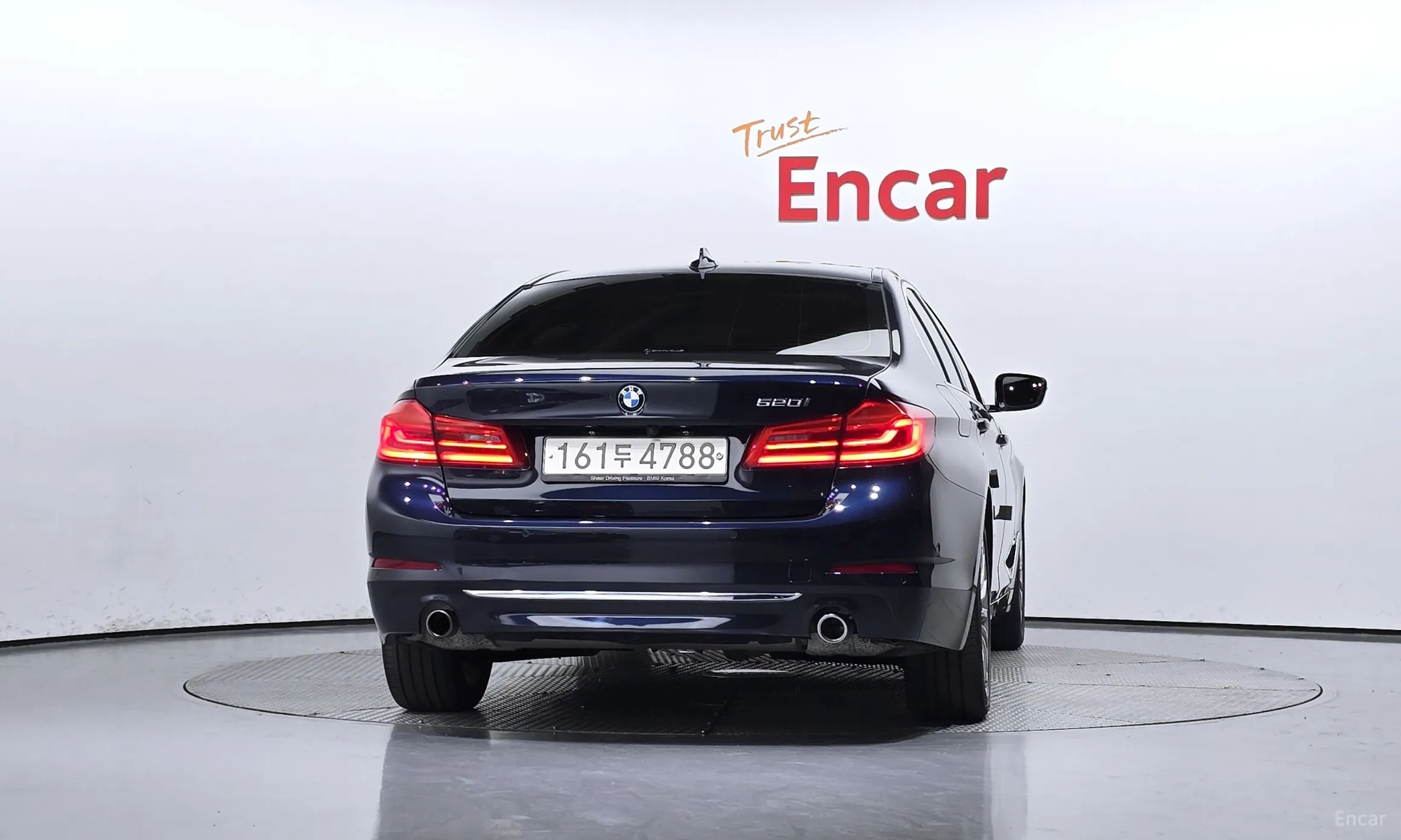 BMW 5 Series (G30) превью 3