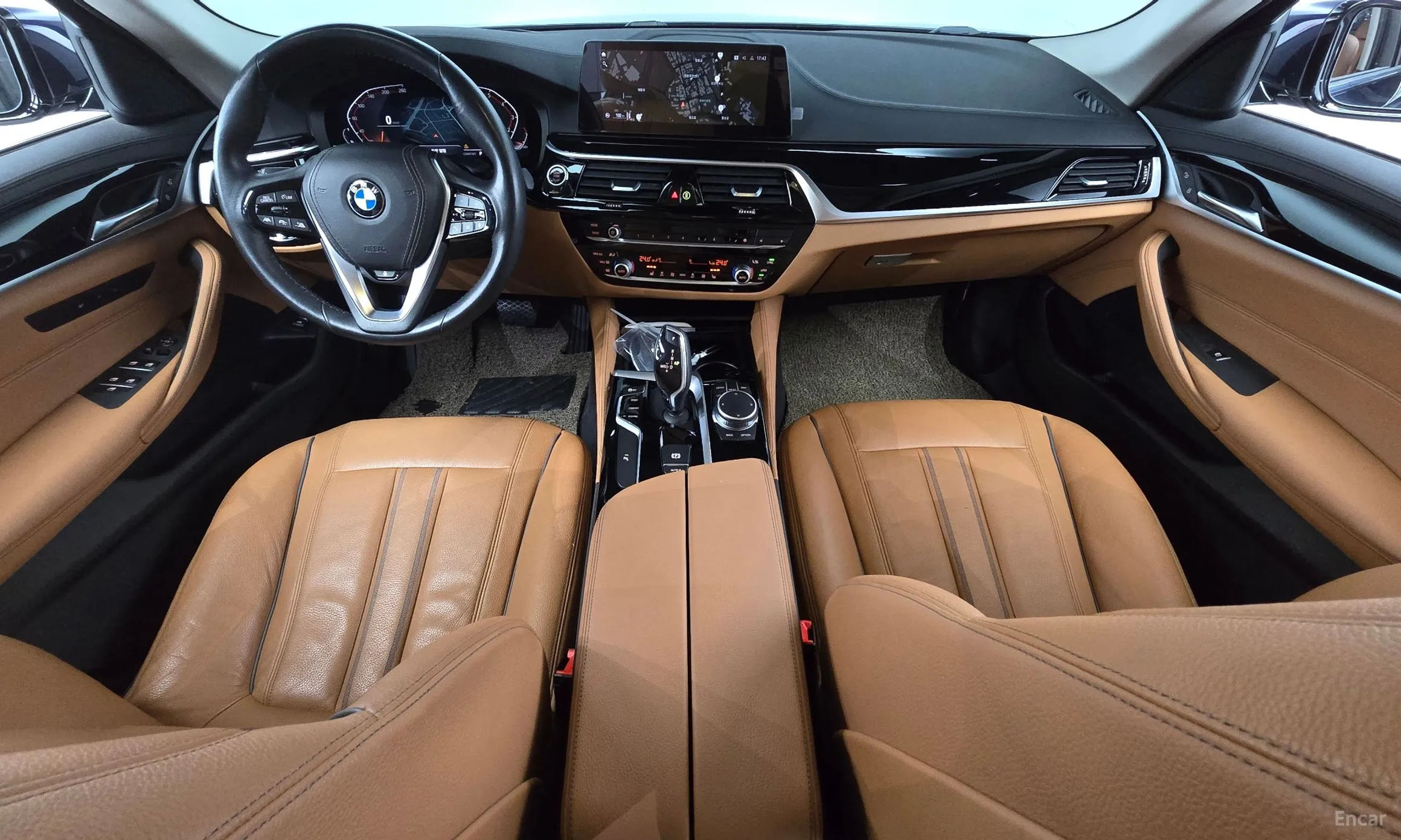 BMW 5 Series (G30) превью 4