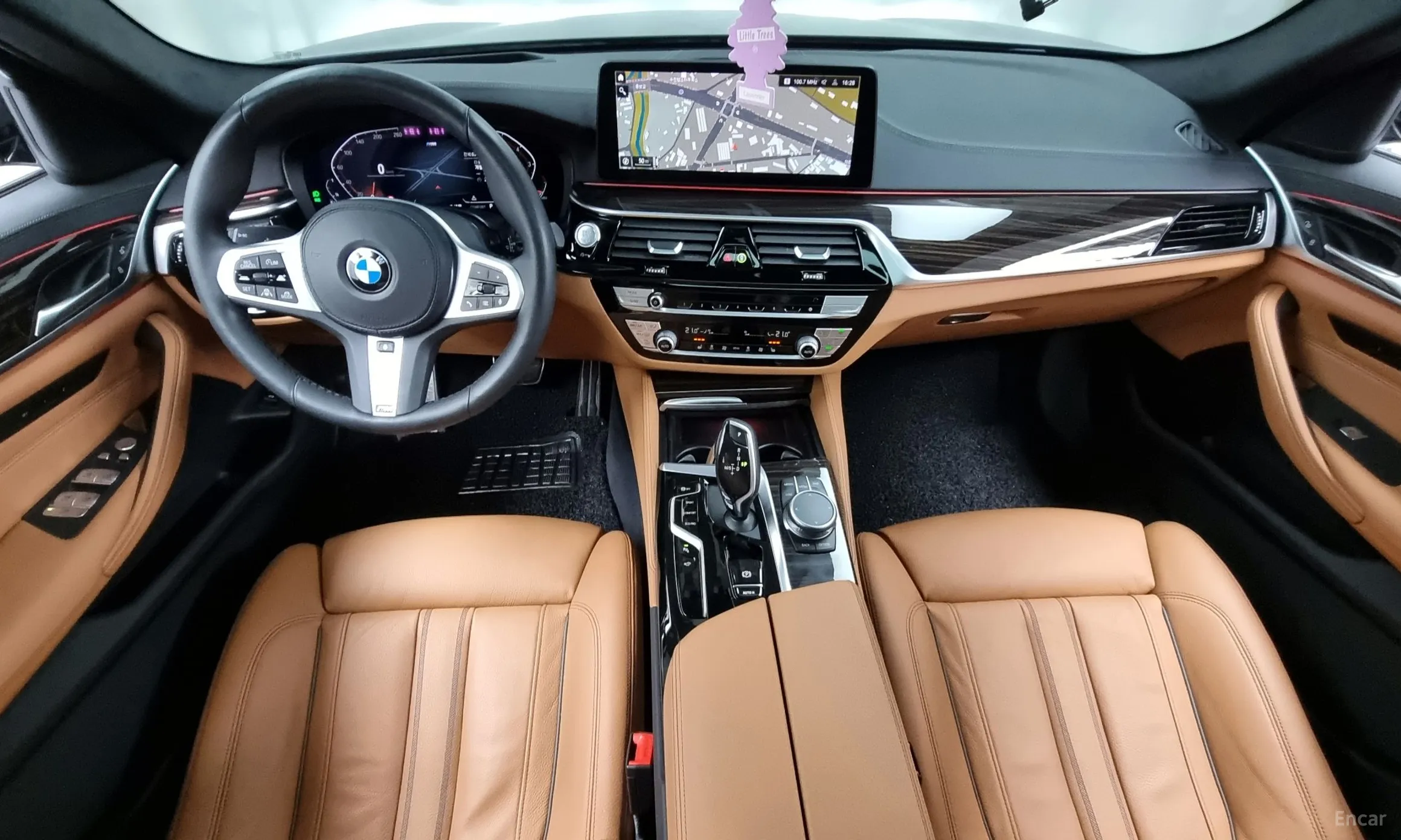 BMW 5 Series (G30) превью 4