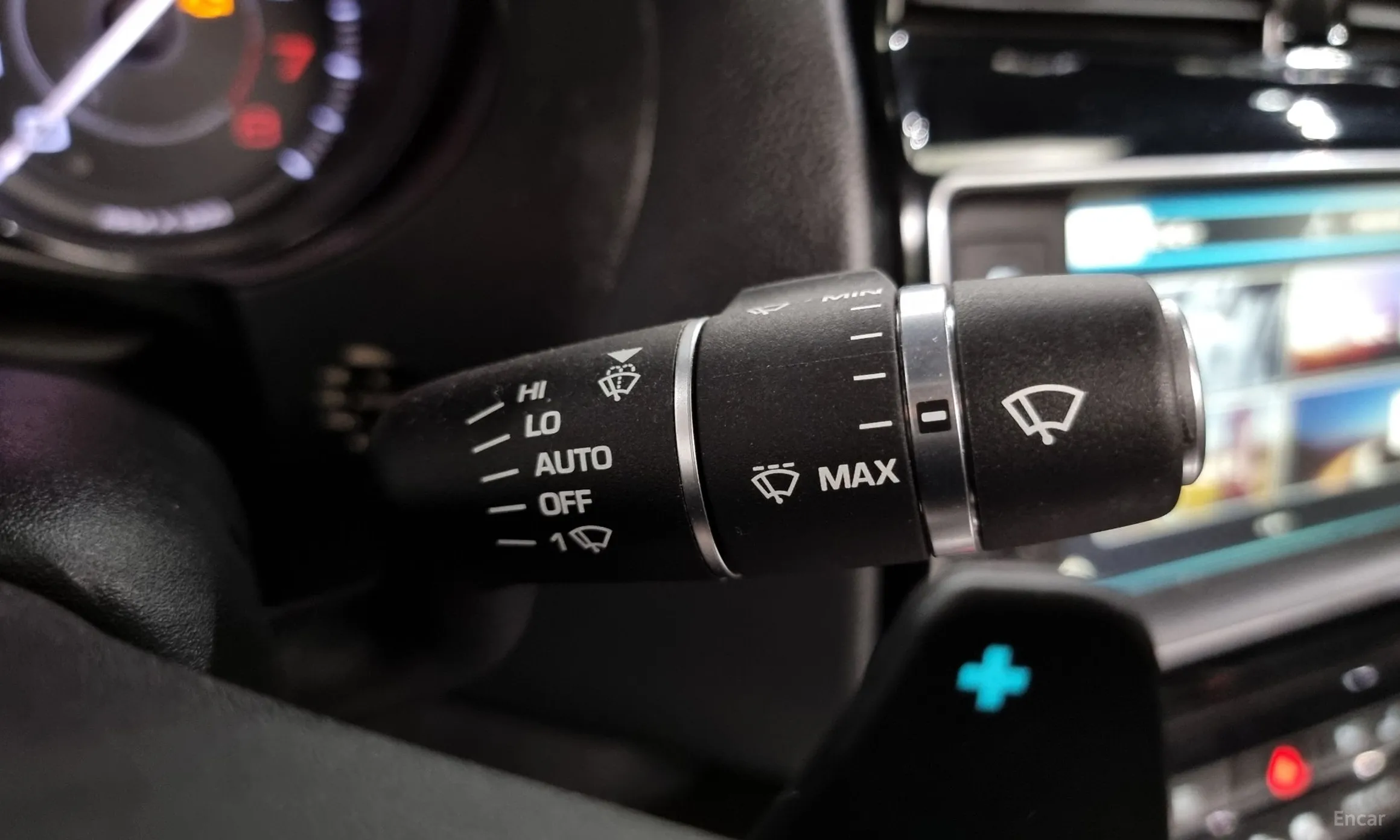 Jaguar XE превью 17