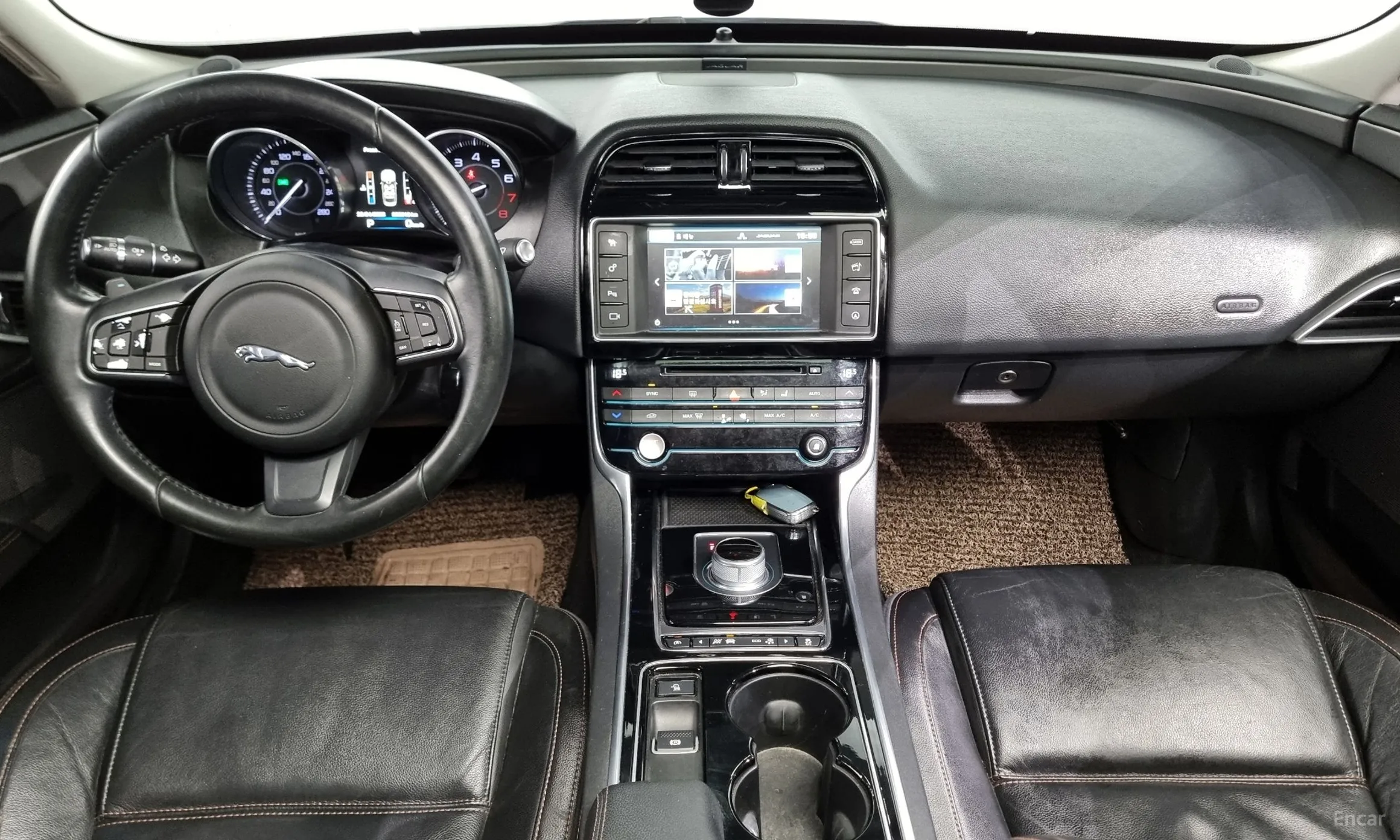 Jaguar XE превью 7