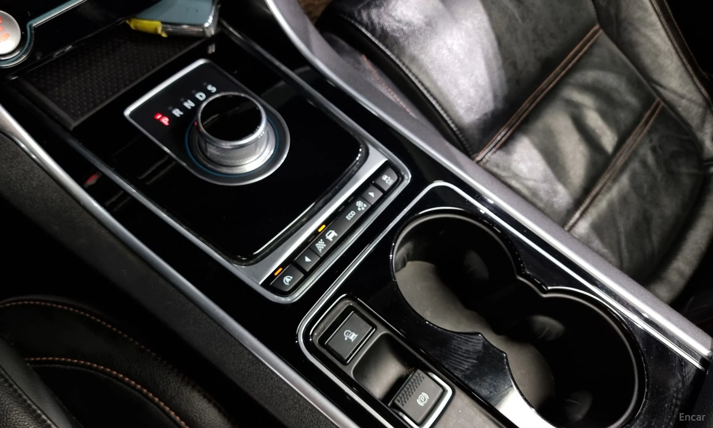 Jaguar XE превью 9
