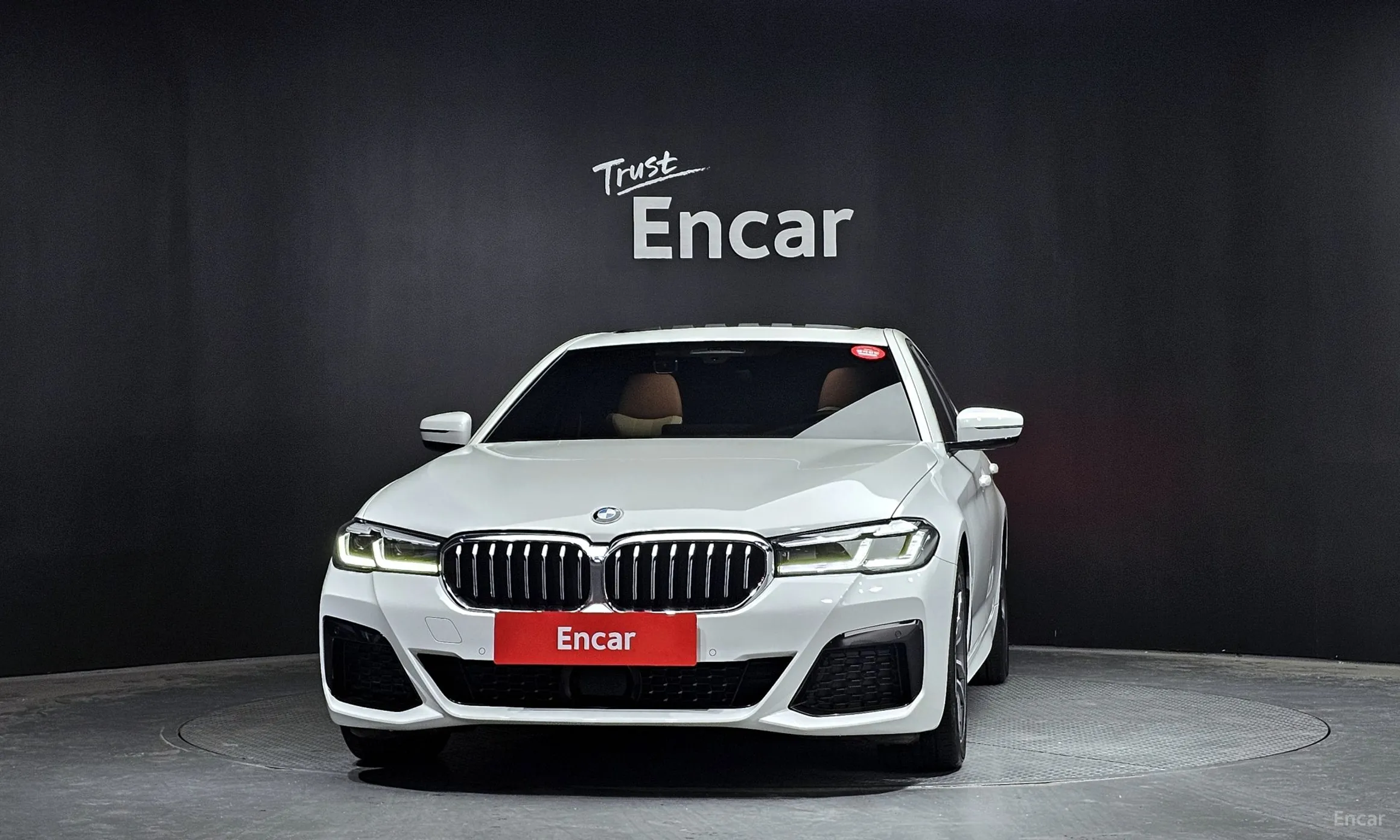 BMW 5 Series (G30) превью 2