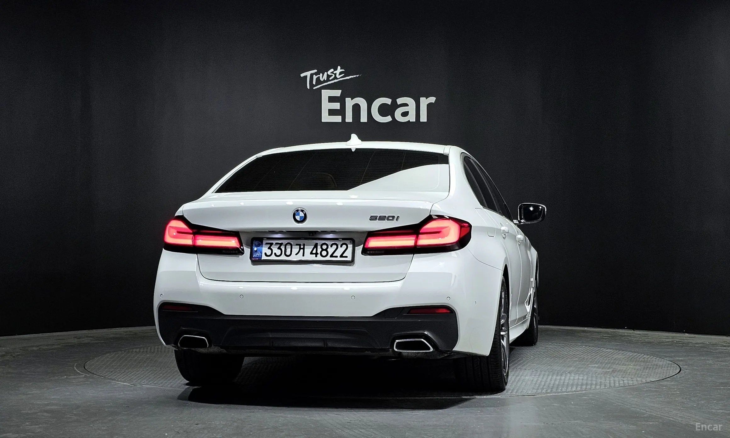 BMW 5 Series (G30) превью 3