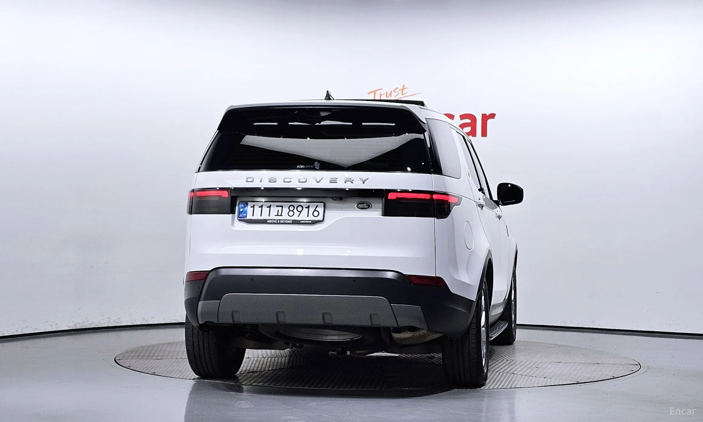 Land Rover Discovery 5 превью 3