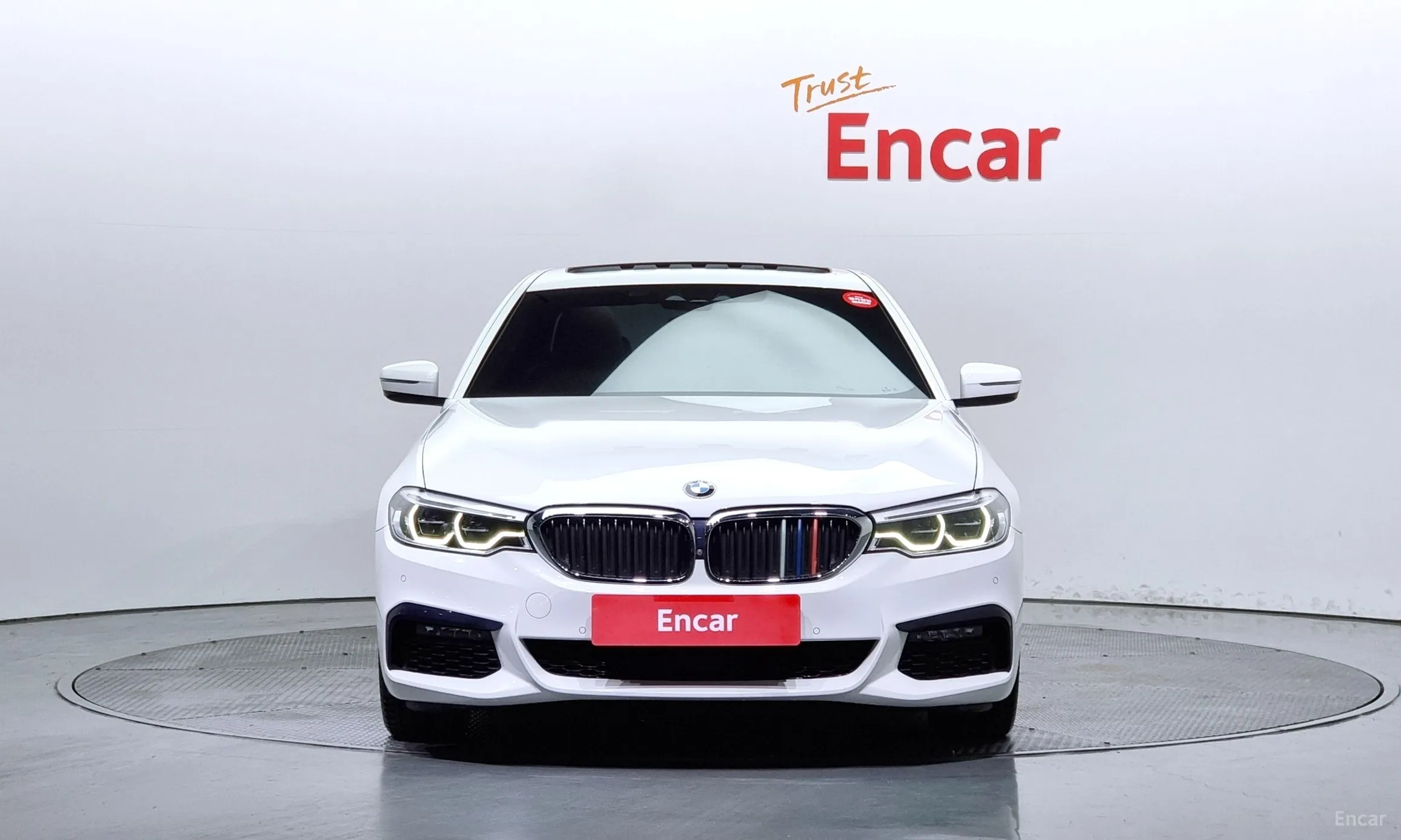 BMW 5 Series (G30) превью 2