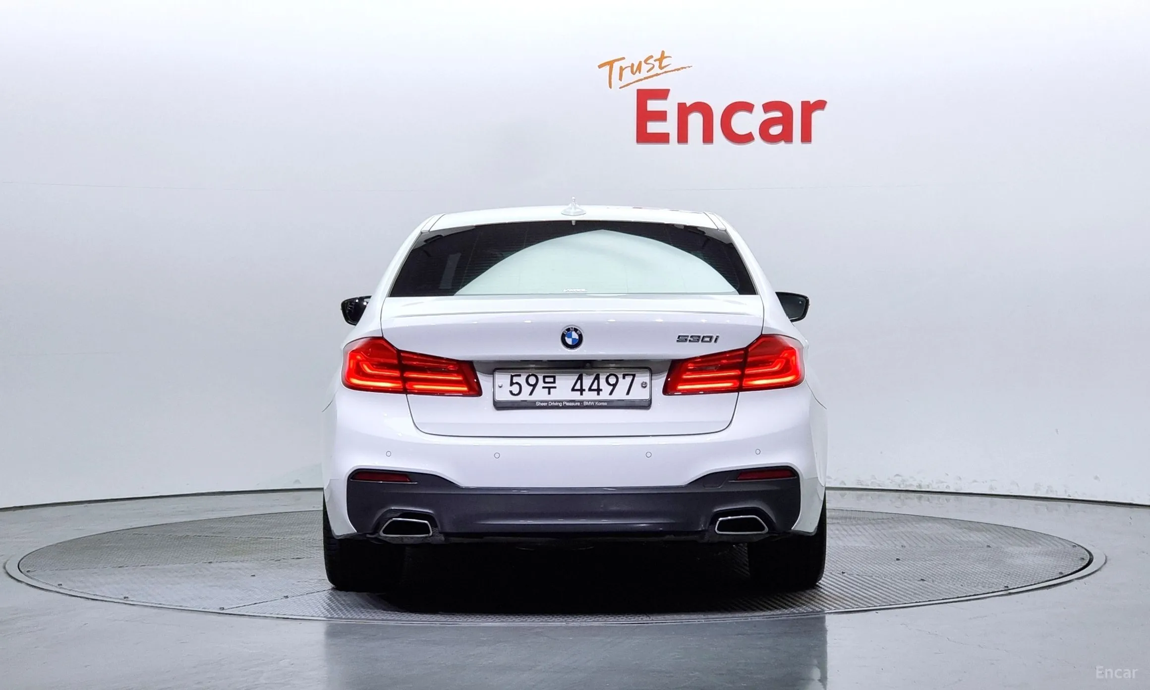 BMW 5 Series (G30) превью 3