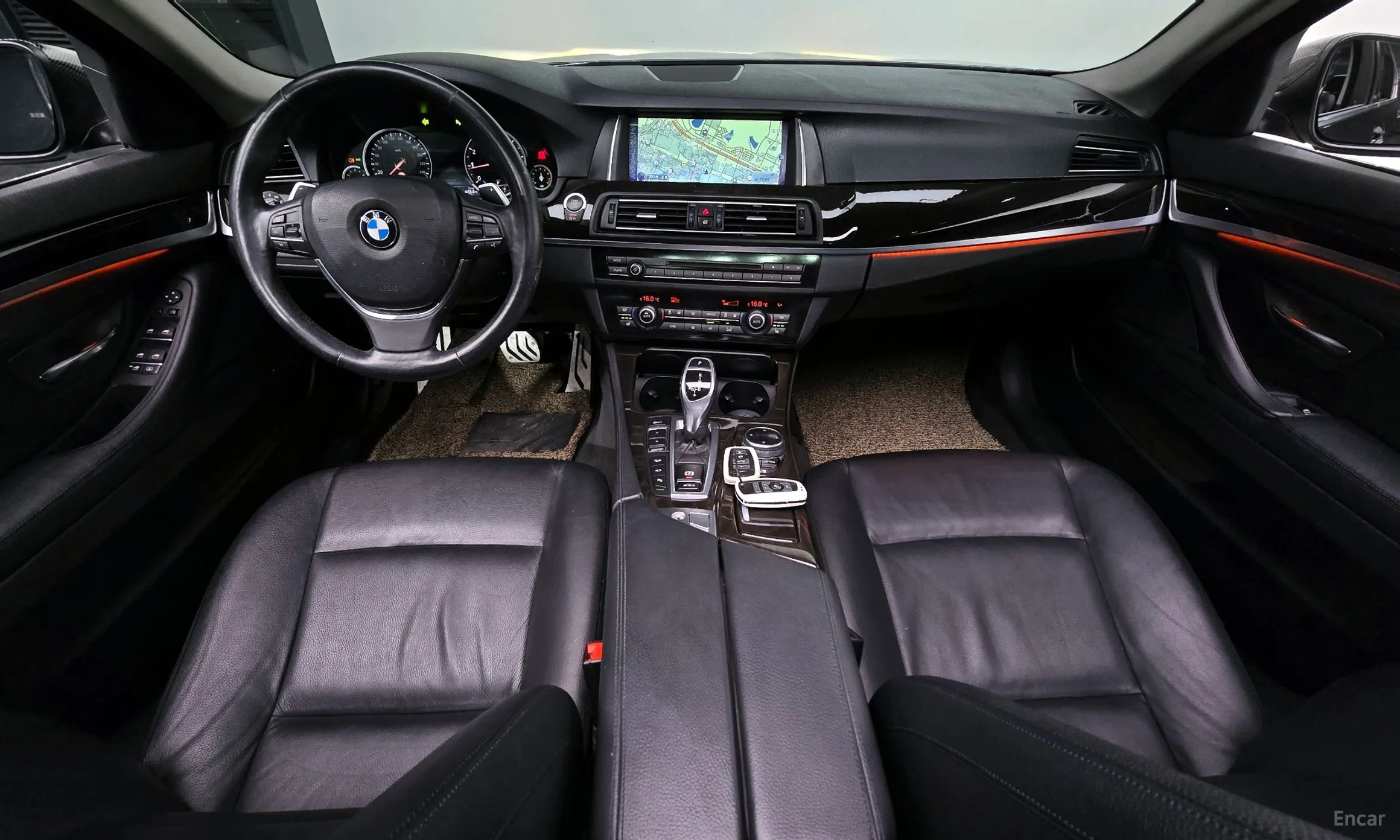 BMW 5 Series (F10) превью 4