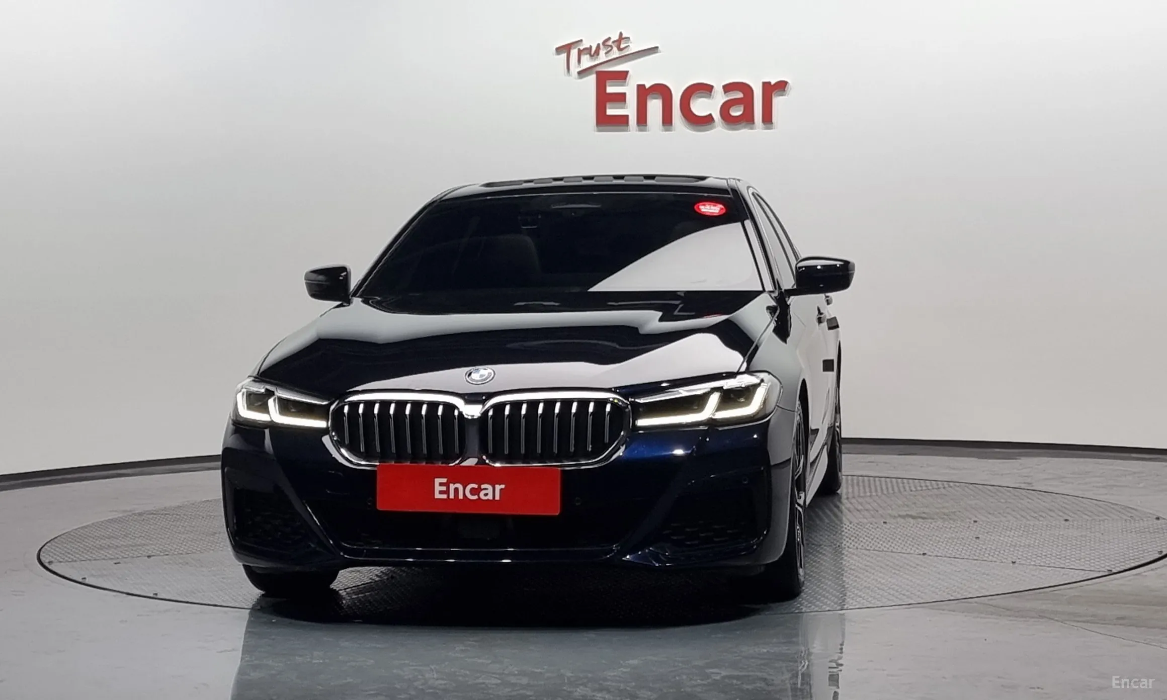 BMW 5 Series (G30) превью 2