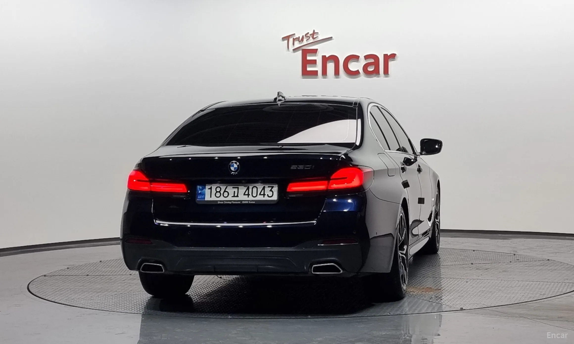 BMW 5 Series (G30) превью 3