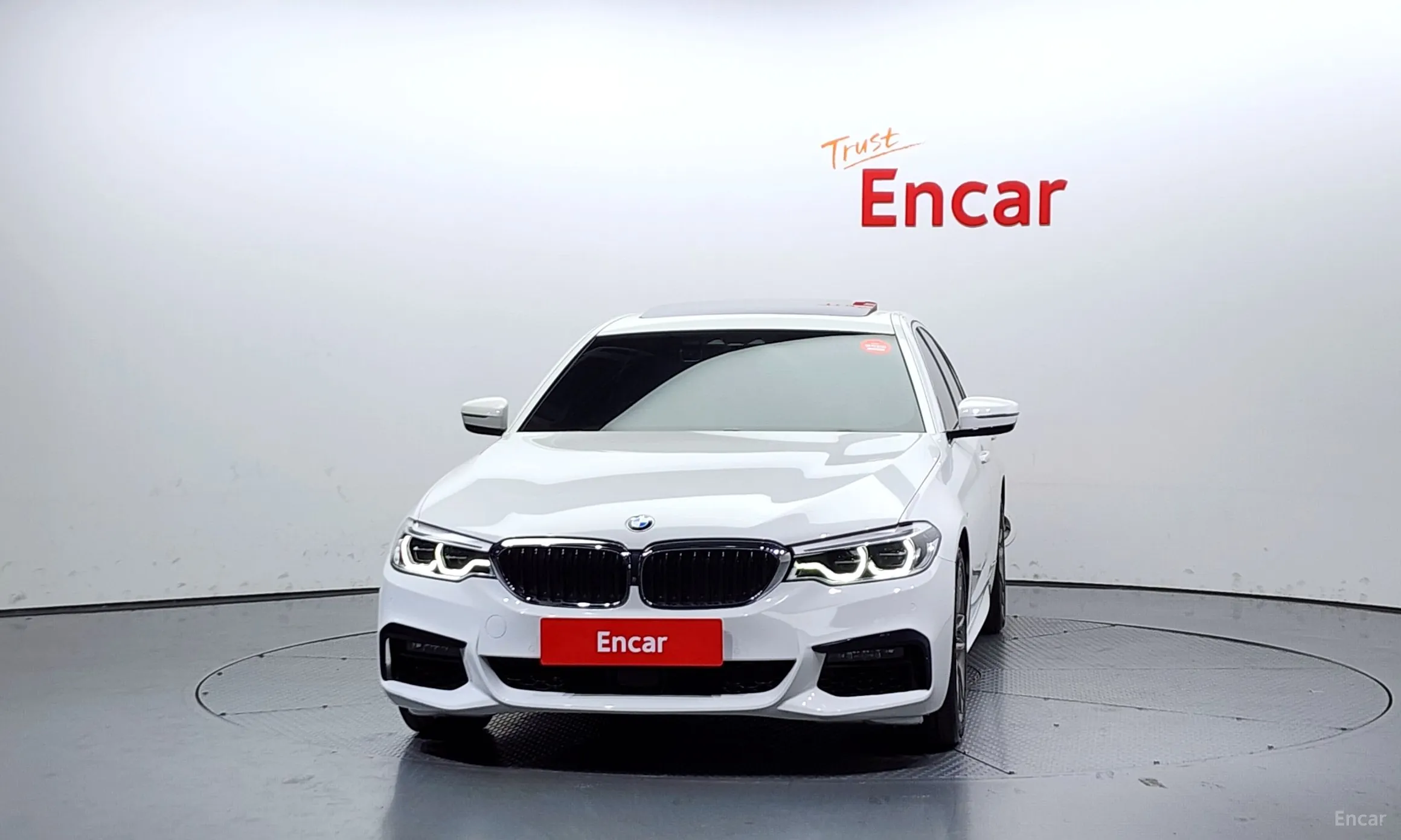 BMW 5 Series (G30) превью 2