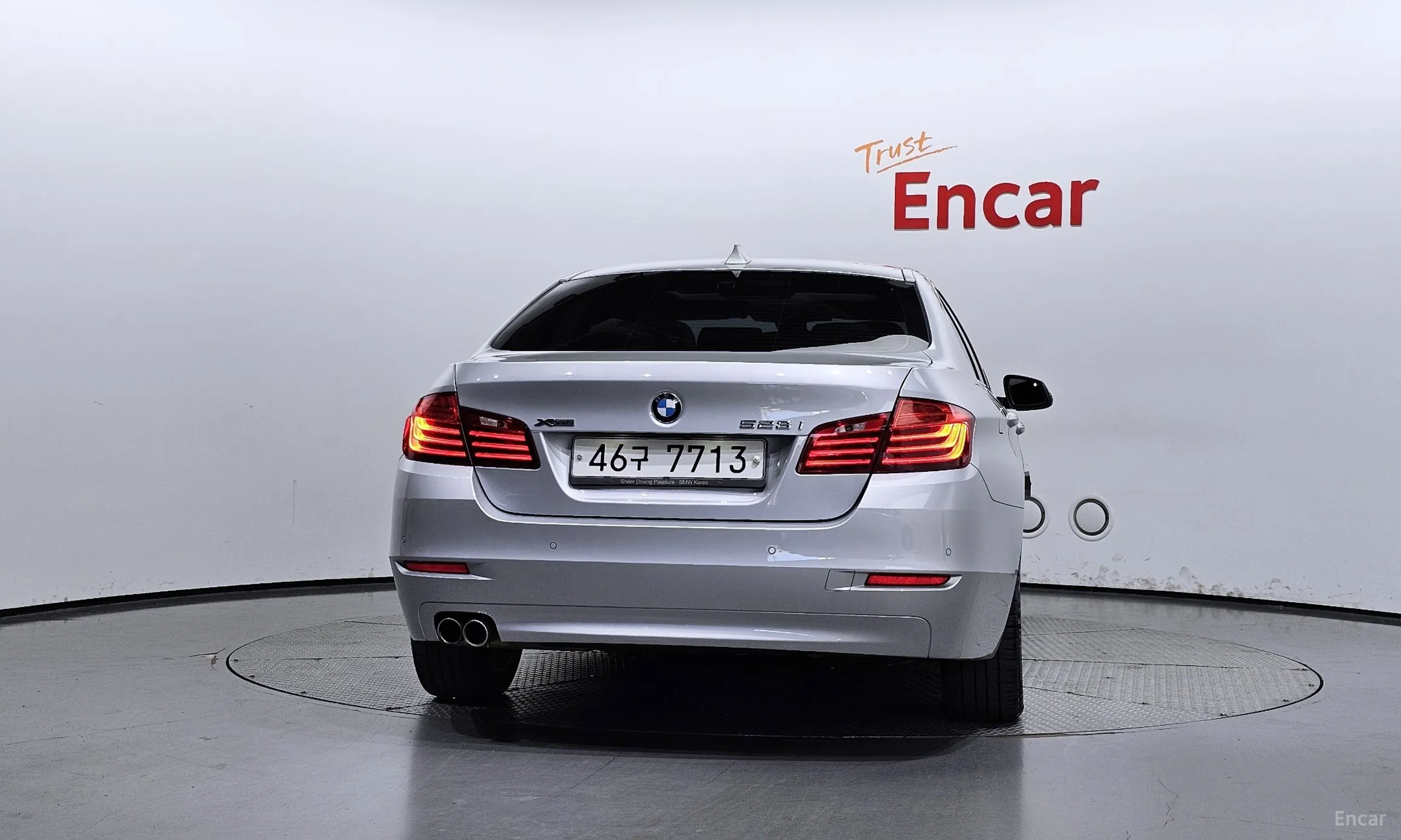 BMW 5 Series (F10) превью 3