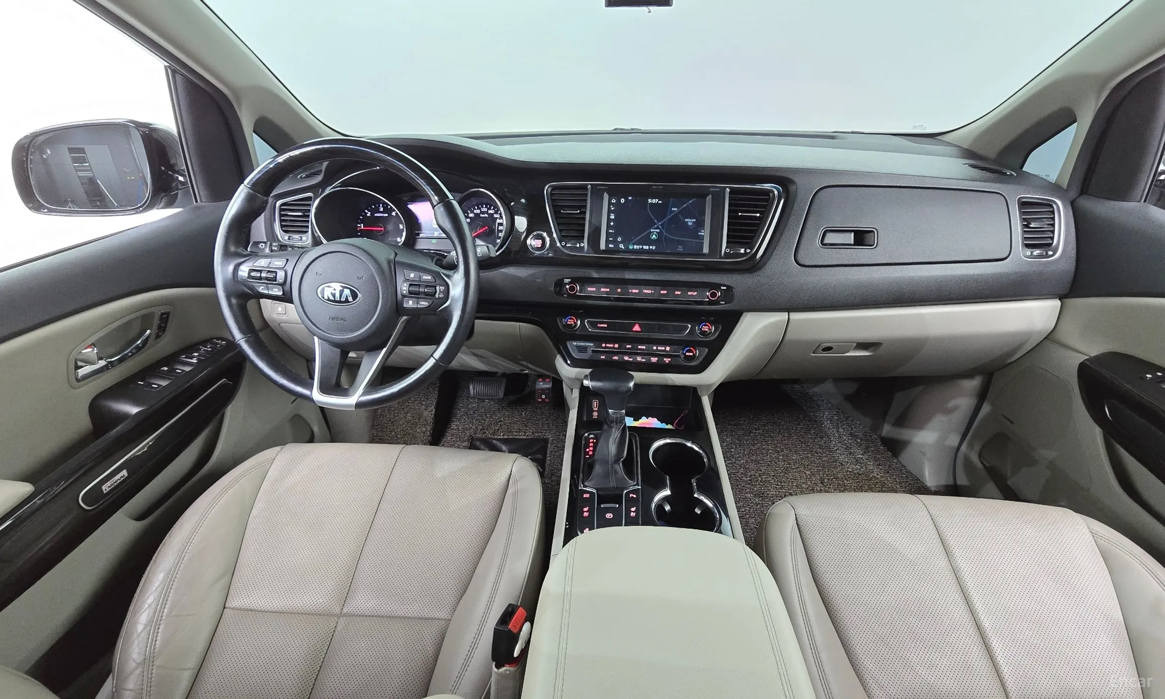 Kia Carnival превью 4