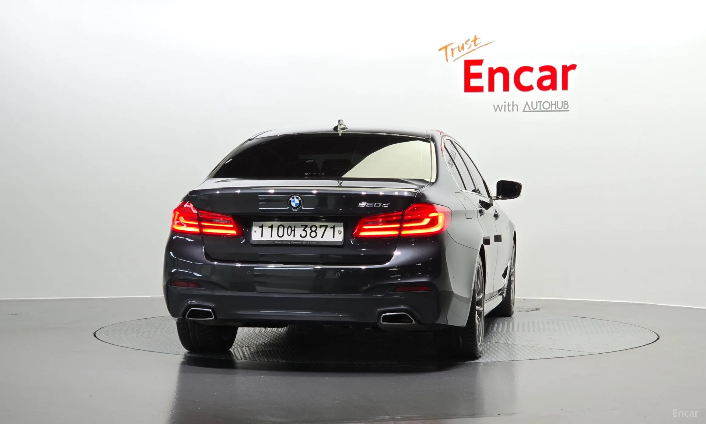 BMW 5 Series (G30) превью 3