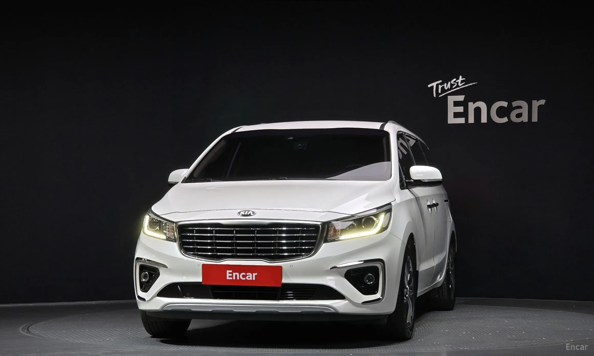 Kia Carnival превью 2