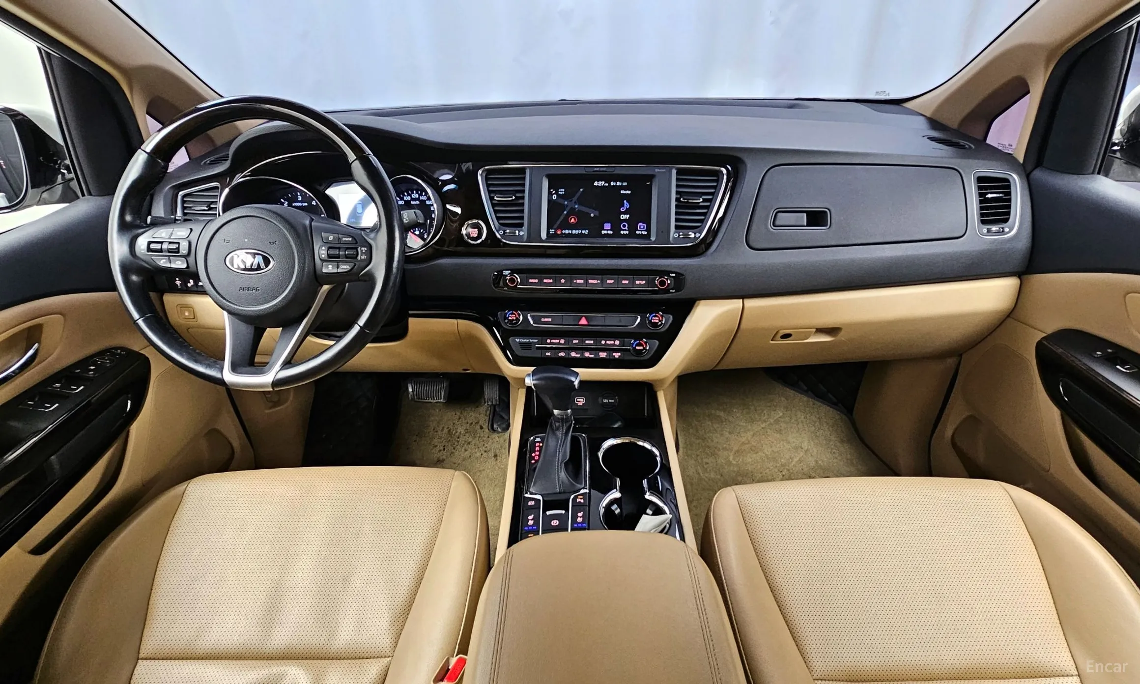 Kia Carnival превью 4