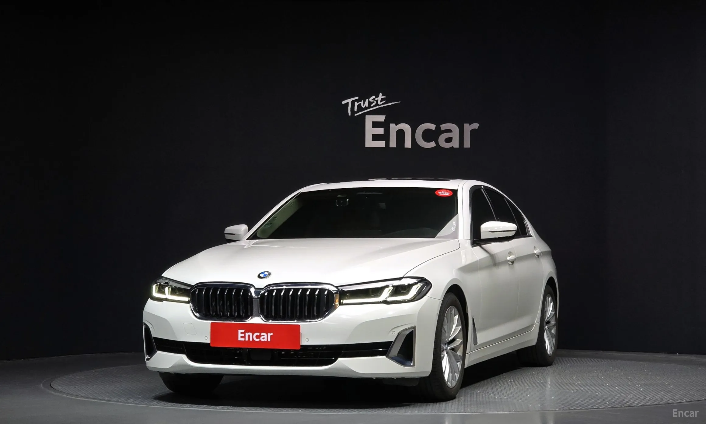 BMW 5 Series (G30) превью 2
