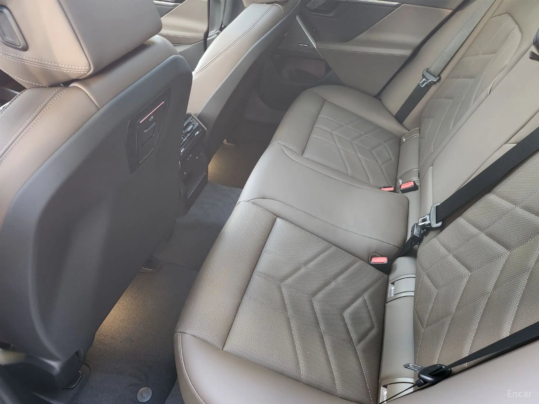 BMW 5 Series (G60) превью 11