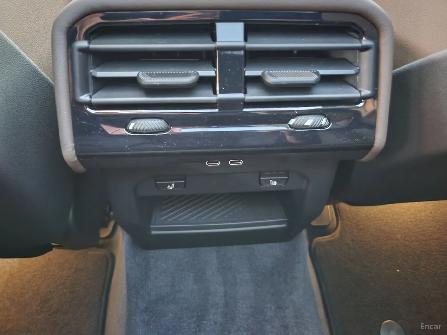 BMW 5 Series (G60) превью 19