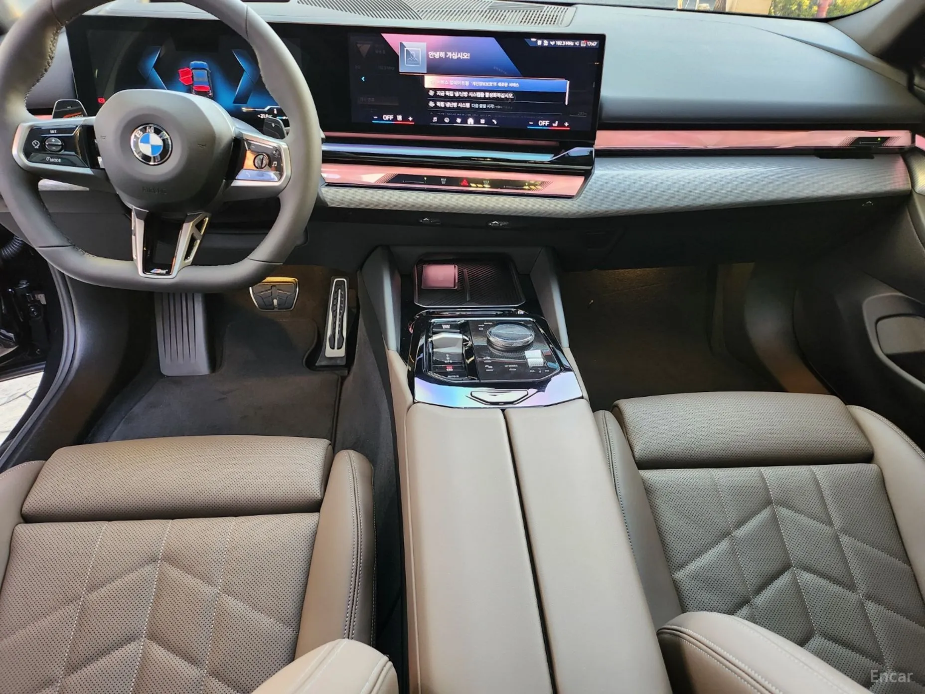 BMW 5 Series (G60) превью 7