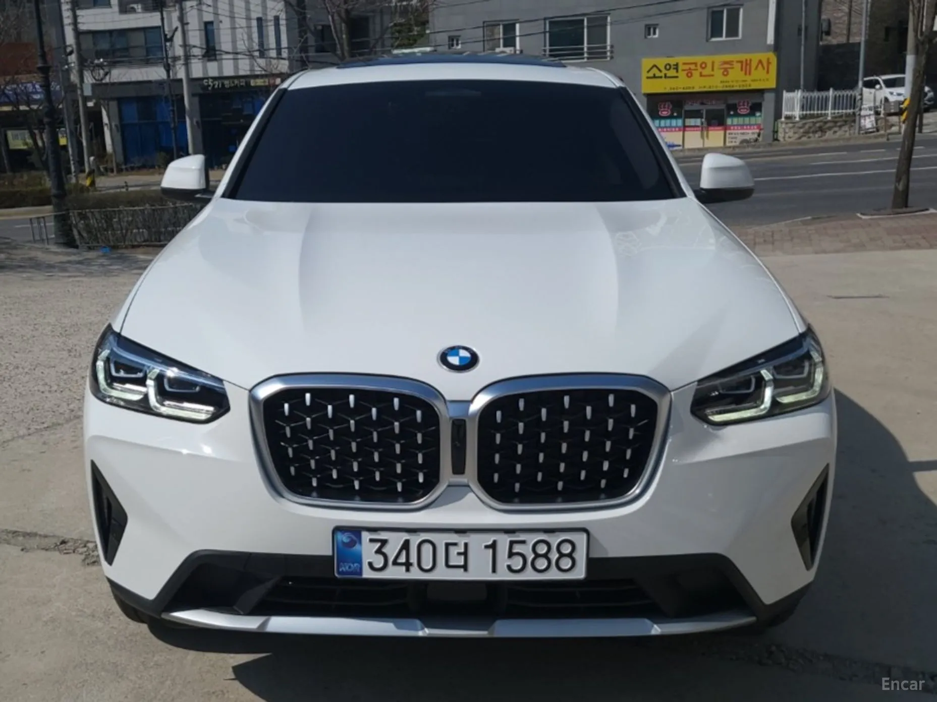 X4 (G02)