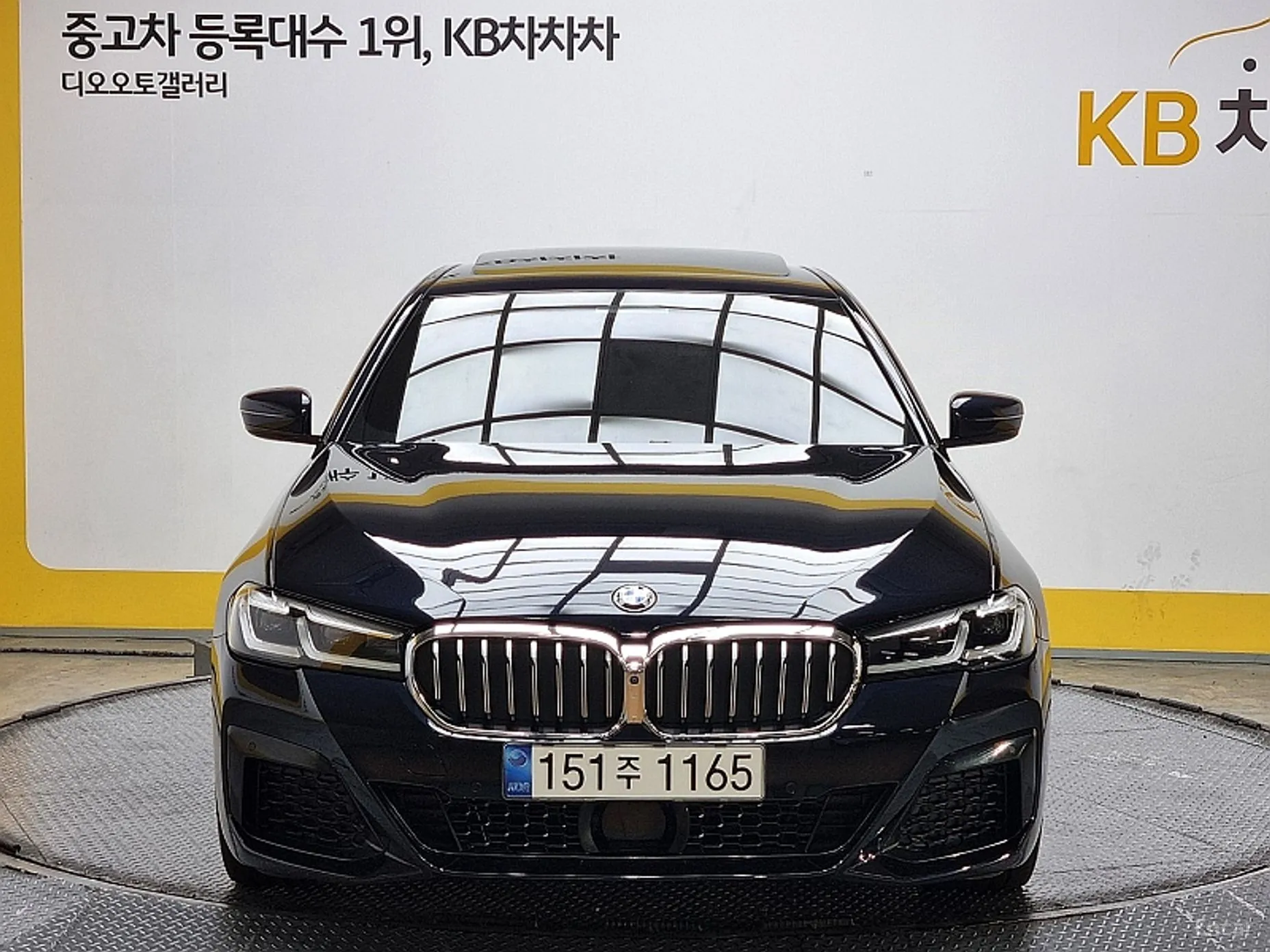 BMW 5 Series (G30) превью 2