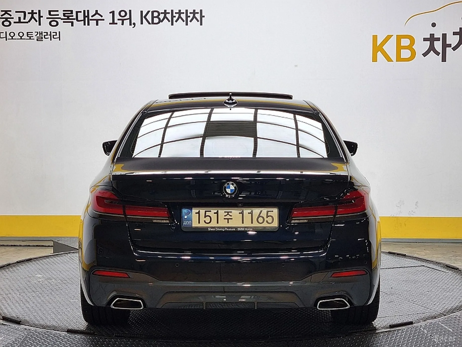 BMW 5 Series (G30) превью 3