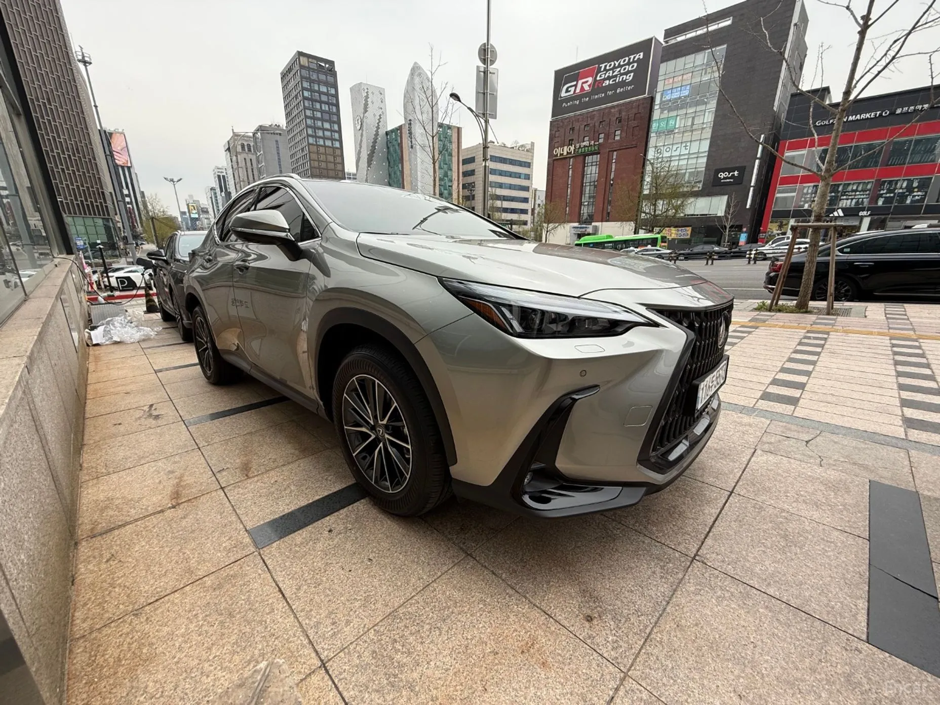 Lexus NX450h + 2nd Gen превью 3