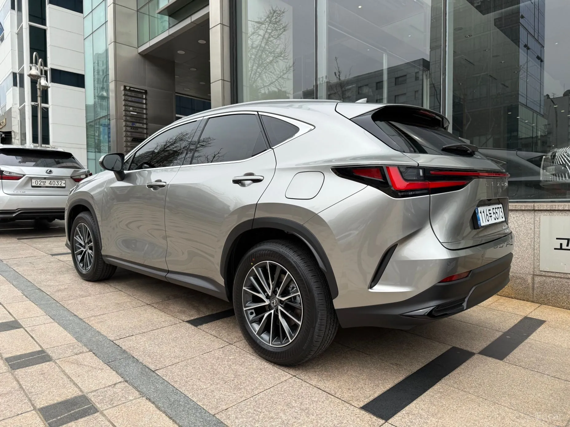 Lexus NX450h + 2nd Gen превью 5