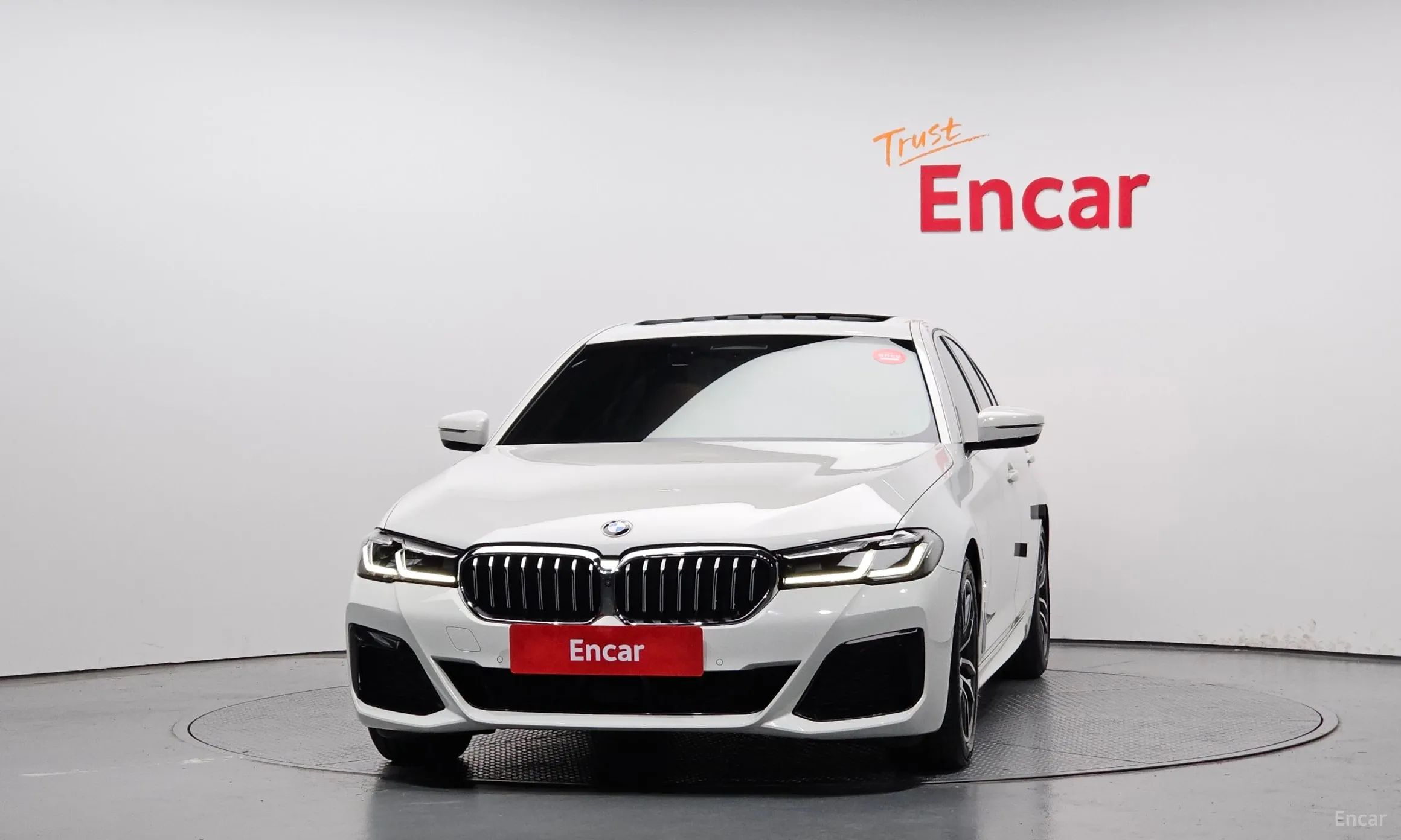BMW 5 Series (G30) превью 2