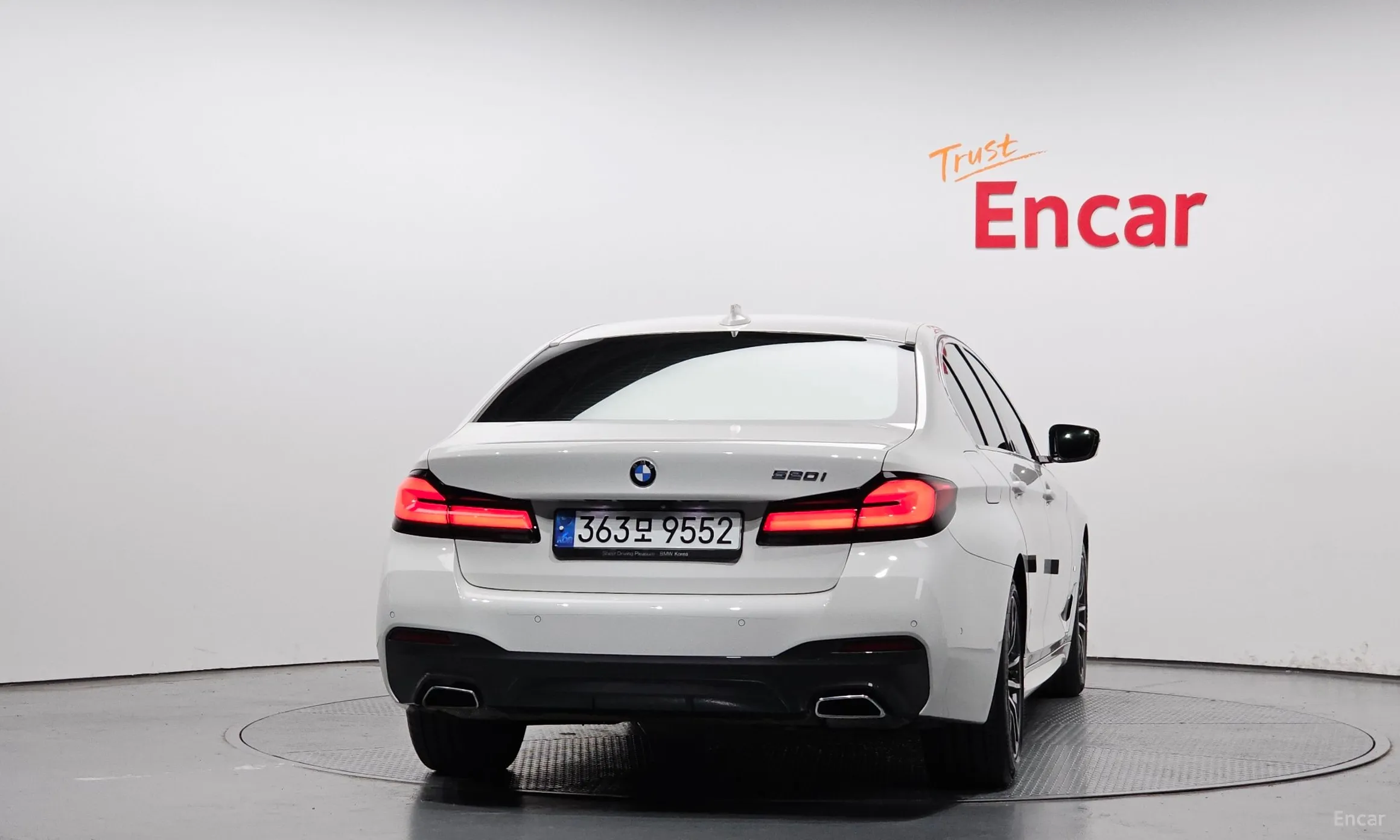 BMW 5 Series (G30) превью 3