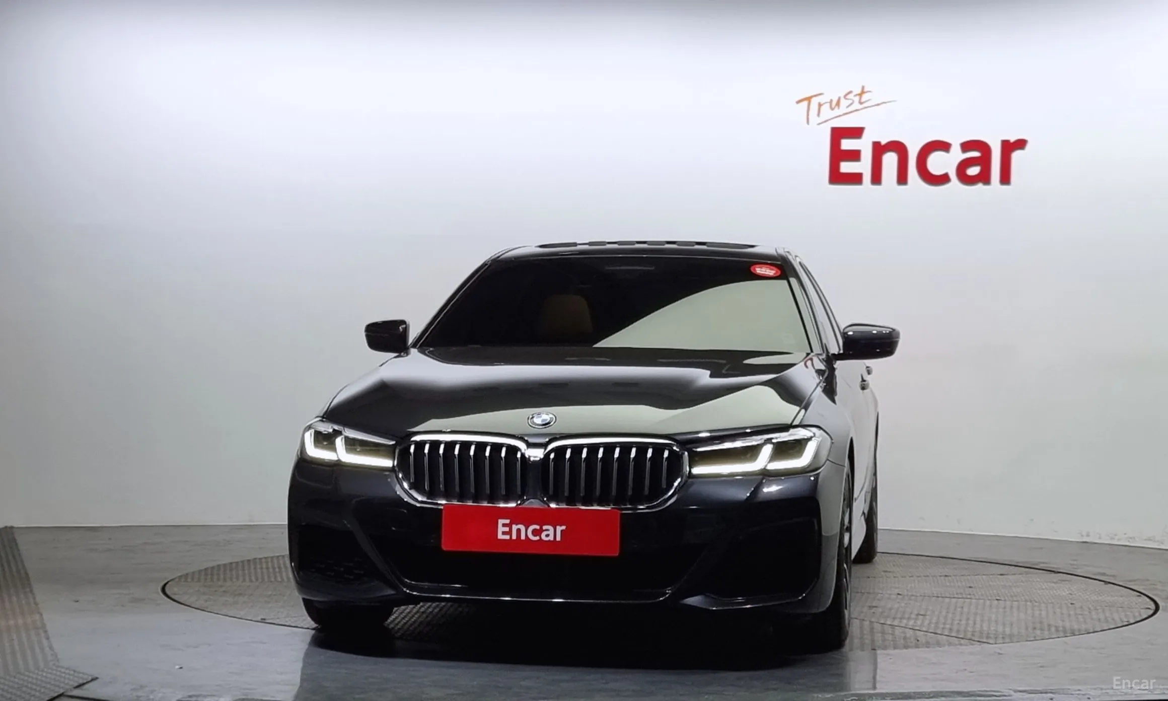 BMW 5 Series (G30) превью 2