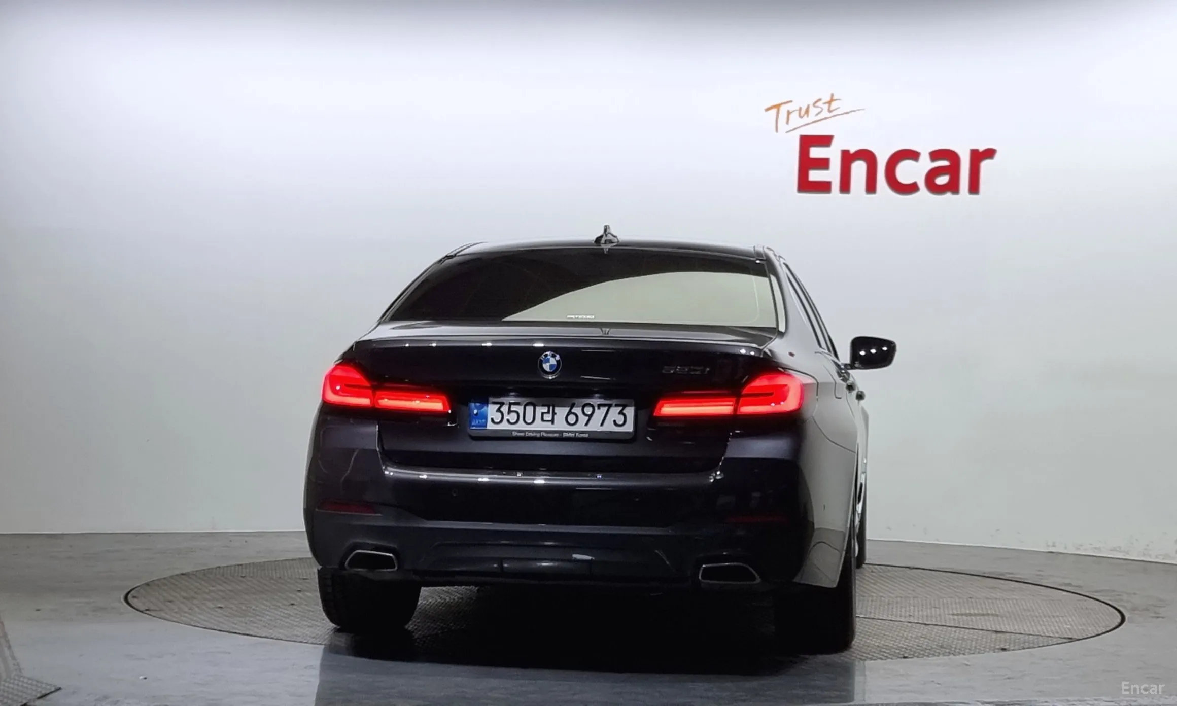 BMW 5 Series (G30) превью 3
