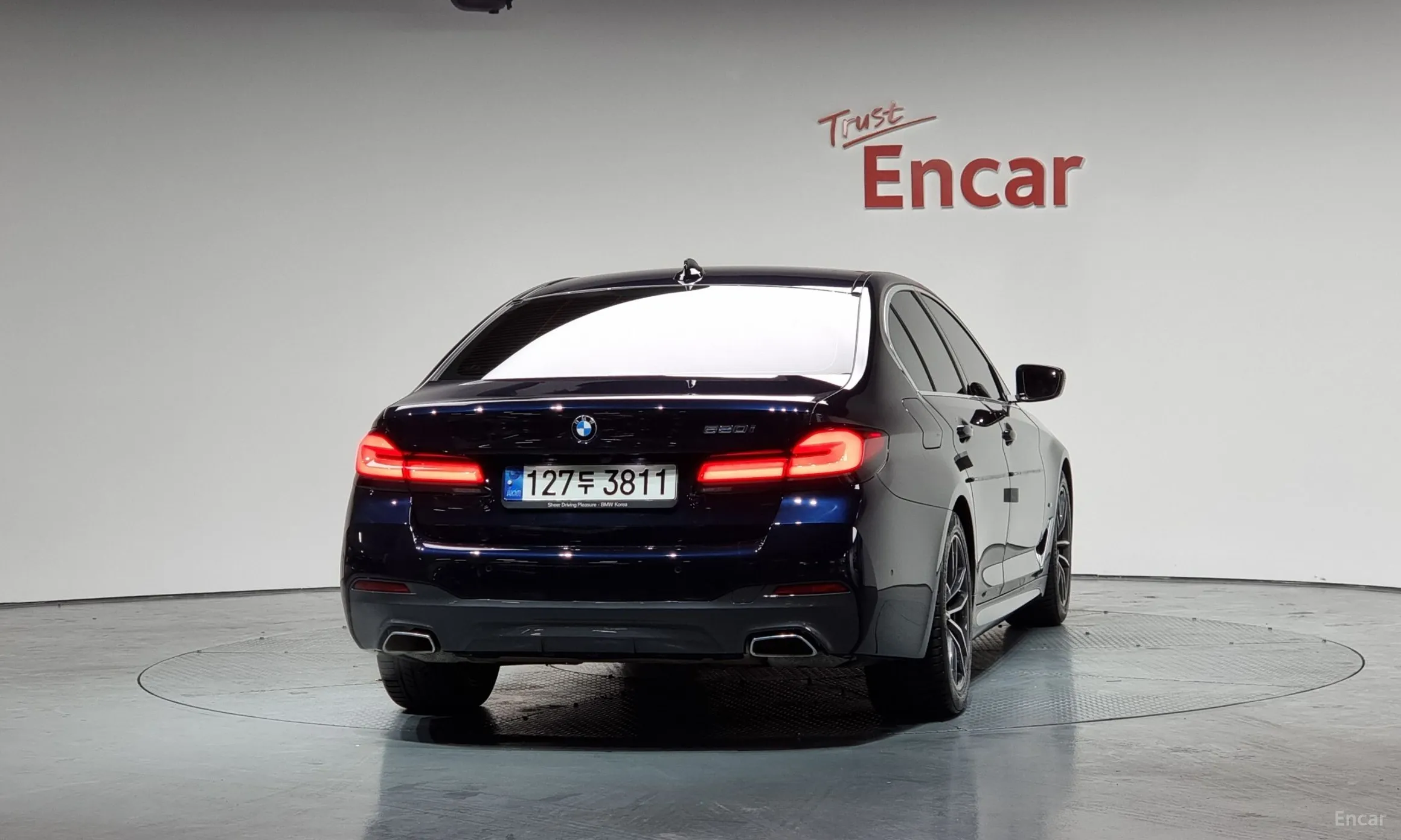 BMW 5 Series (G30) превью 3