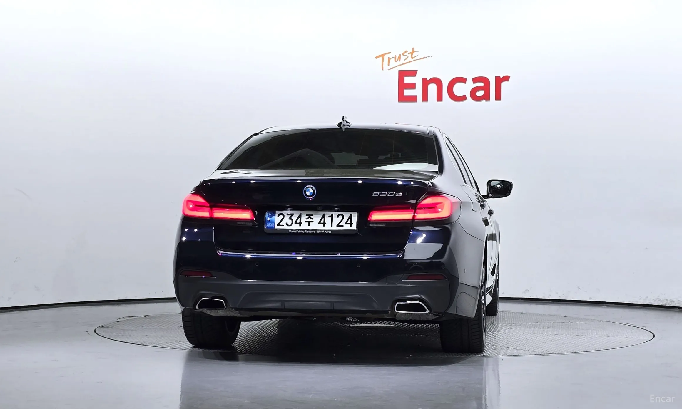 BMW 5 Series (G30) превью 3
